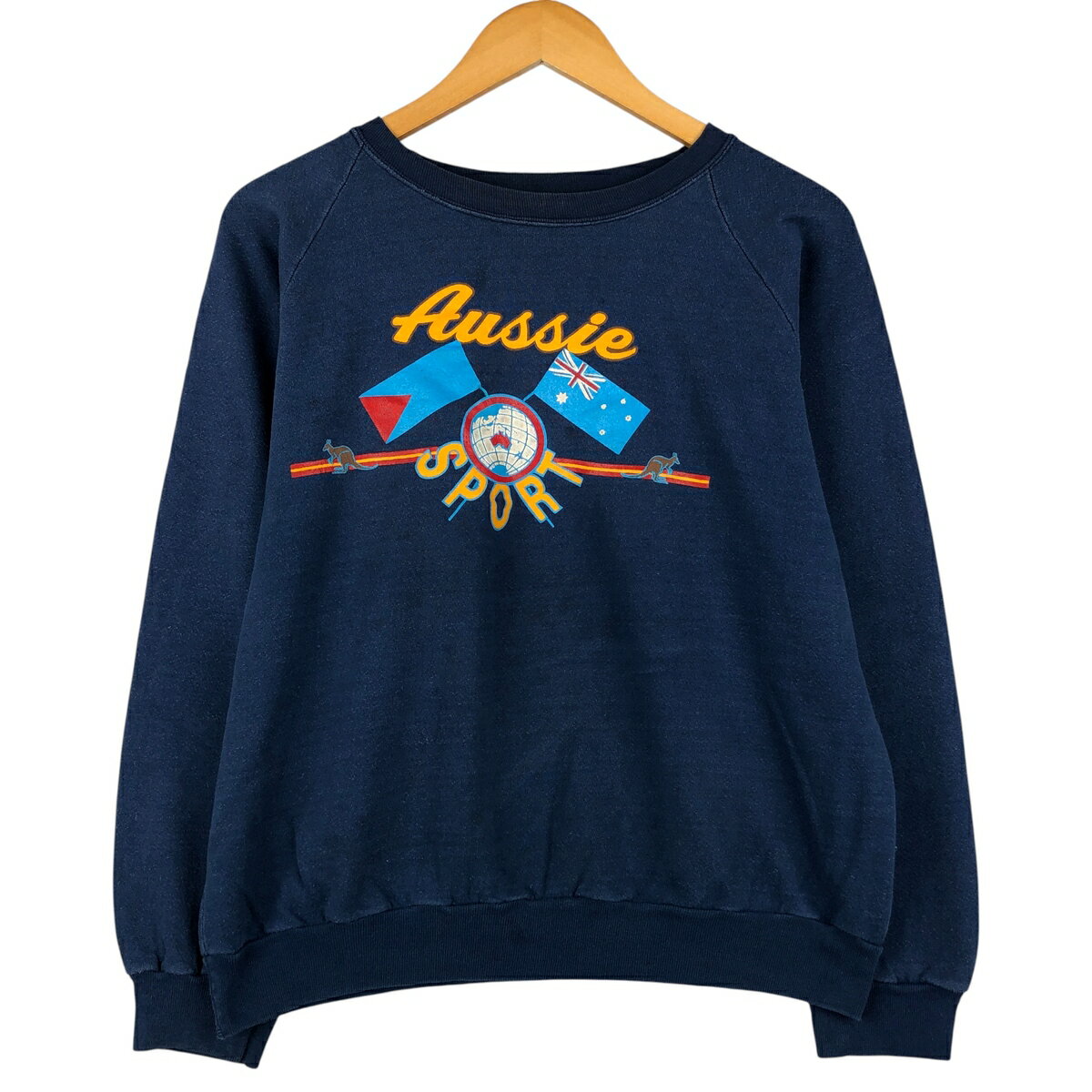 商品詳細 ブランド・UNKNOWN・ 特徴・クルーネック(丸首)・長袖・短丈 ショート丈・ラグランスリーブ・ モデル/形状・プリントスウェットシャツ トレーナー・ 素材・コットン:90%・ポリエステル:10%・ 色・ブルー系 青色・ 柄・プ...