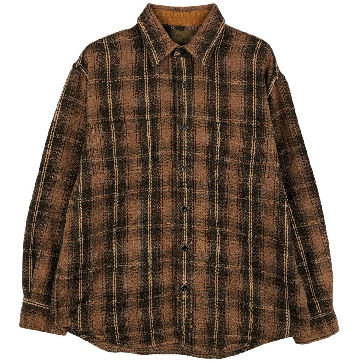 商品詳細 ブランド・UNKNOWN・ 特徴・厚手・レギュラーカラー・長袖・ヴィンテージ・フェード・ モデル/形状・長袖 ヘビーネルチェックシャツ・ 素材・コットン:100%・ 色・ブラウン系 茶色・ダークチョコレート・ベージュ系・ 柄・チェック柄・ 生産国・インド製・ 年代・90年代・ サイズ・表記サイズ:LARGE・着丈:76cm・身幅:61cm・肩幅:51cm・袖丈:57cm・ コンディション・C・ カテゴリ・メンズ・トップス・長袖シャツ・ネルシャツ・ 商品番号・eaa597618・ 取扱店・ネットショップ・ スタッフコメントこの商品は、色褪せや変色、色むらを古着ならではのリアルな風合いとして味わえる一着です。長袖 ヘビーネルチェックシャツ / 商品番号 eaa597618 USEDですので使用感などございますが、まだまだご愛用していただけます。 古着という事をご理解の上ご注文よろしくお願いします。 【状態追記】 ●前、前立て(腹部)に汚れ ●前、前立て(第2・第4~第7ボタン)にリペア跡 ●後、左袖先・左袖先内側に汚れ ●全体的に毛羽立ち ●全体的に毛玉 ●全体的に変色※状態は当社独自の基準です。 着用感表記サイズ着丈身幅肩幅袖丈 メンズLLARGE(※着用感、表記サイズは目安です。)76cm61cm51cm57cm ※測定値の若干の誤差はご了承下さい。サイズガイドはこちら ブランドUNKNOWN 特徴厚手 / レギュラーカラー / 長袖 / ヴィンテージ / フェード モデル/形状長袖 ヘビーネルチェックシャツ 素材コットン:100% 色ブラウン系 茶色 / ダークチョコレート / ベージュ系 柄チェック柄 生産国インド製 年代90年代 カテゴリネルシャツ 商品番号eaa597618 取扱店ネットショップ 　　 この商品は、色褪せや変色、色むらを古着ならではのリアルな風合いとして味わえる一着です。ネルシャツの他の商品を見る