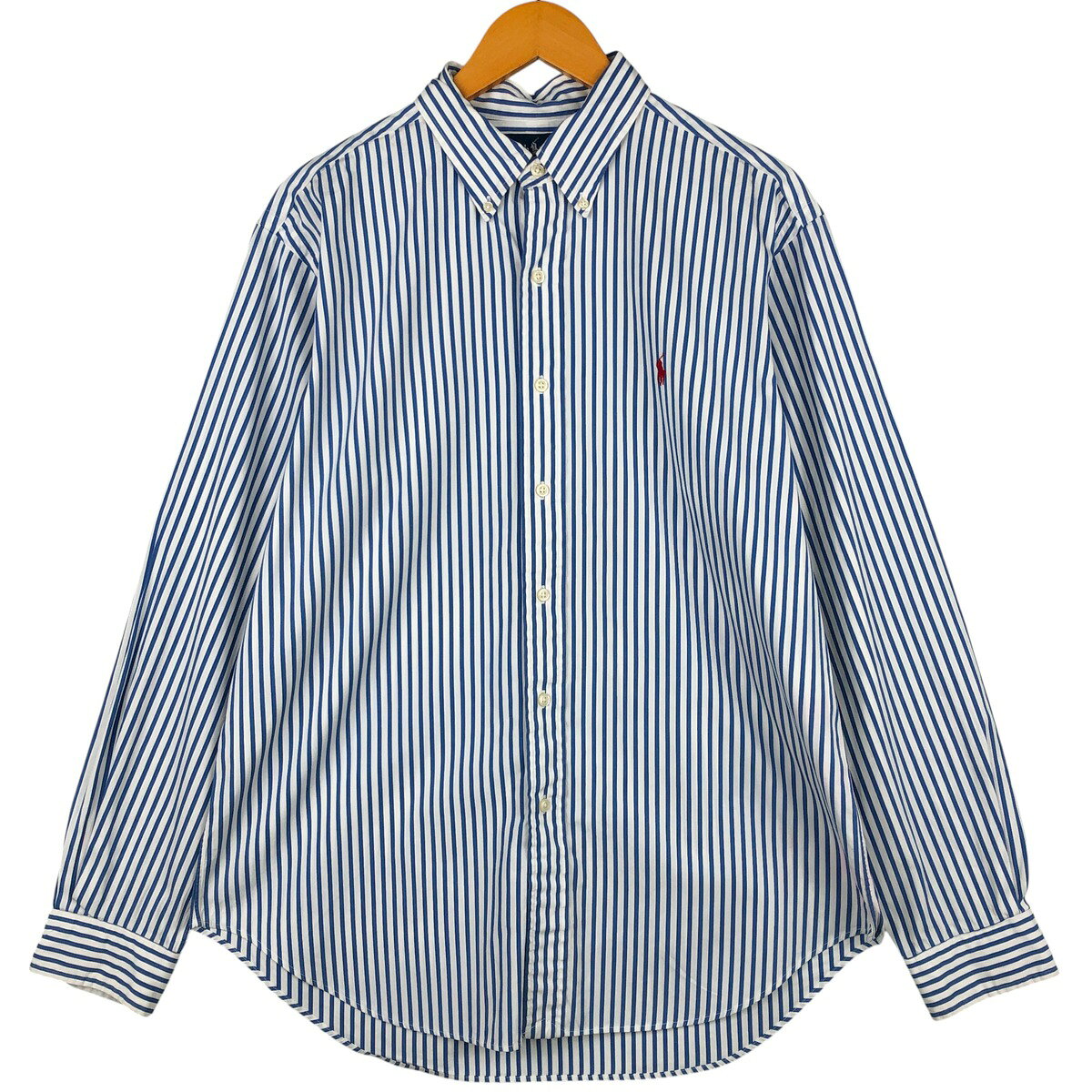 商品詳細 ブランド・Ralph Lauren・ラルフローレン・ 特徴・薄手・長袖・ボタンダウン・ モデル/形状・CLASSIC FIT・長袖 ボタンダウンストライプシャツ・ 素材・コットン:100%・ 色・ブルー系 青色・ホワイト系 白色・ 柄・ストライプ柄・ワンポイント・ 生産国・香港製・ 年代 サイズ・メンズL・表記サイズ:L・着丈:80cm・身幅:66.5cm・肩幅:51cm・袖丈:65cm・ コンディション・C・ カテゴリ・メンズ・トップス・長袖シャツ・長袖ボタンダウンシャツ・ 商品番号・eaa598108・ 取扱店・・ スタッフコメントRalph Lauren CLASSIC FIT 長袖 ボタンダウンストライプシャツ / メンズL / 商品番号 eaa598108 USEDですので使用感などございますが、まだまだご愛用していただけます。 古着という事をご理解の上ご注文よろしくお願いします。 【状態追記】 ●前 左裾に汚れ ●後 左裾に汚れ ※状態は当社独自の基準です。 着用感表記サイズ着丈身幅肩幅袖丈 メンズLL(※着用感、表記サイズは目安です。)80cm66.5cm51cm65cm ※測定値の若干の誤差はご了承下さい。サイズガイドはこちら ブランドRalph Laurenラルフローレン 特徴薄手 / 長袖 / ボタンダウンモデル/形状CLASSIC FIT / 長袖 ボタンダウンストライプシャツ素材コットン:100%色ブルー系 青色 / ホワイト系 白色柄ストライプ柄 / ワンポイント生産国香港製年代-カテゴリ長袖ボタンダウンシャツ商品番号eaa598108取扱店　　 ラルフローレンの他の商品を見る長袖ボタンダウンシャツの他の商品を見る