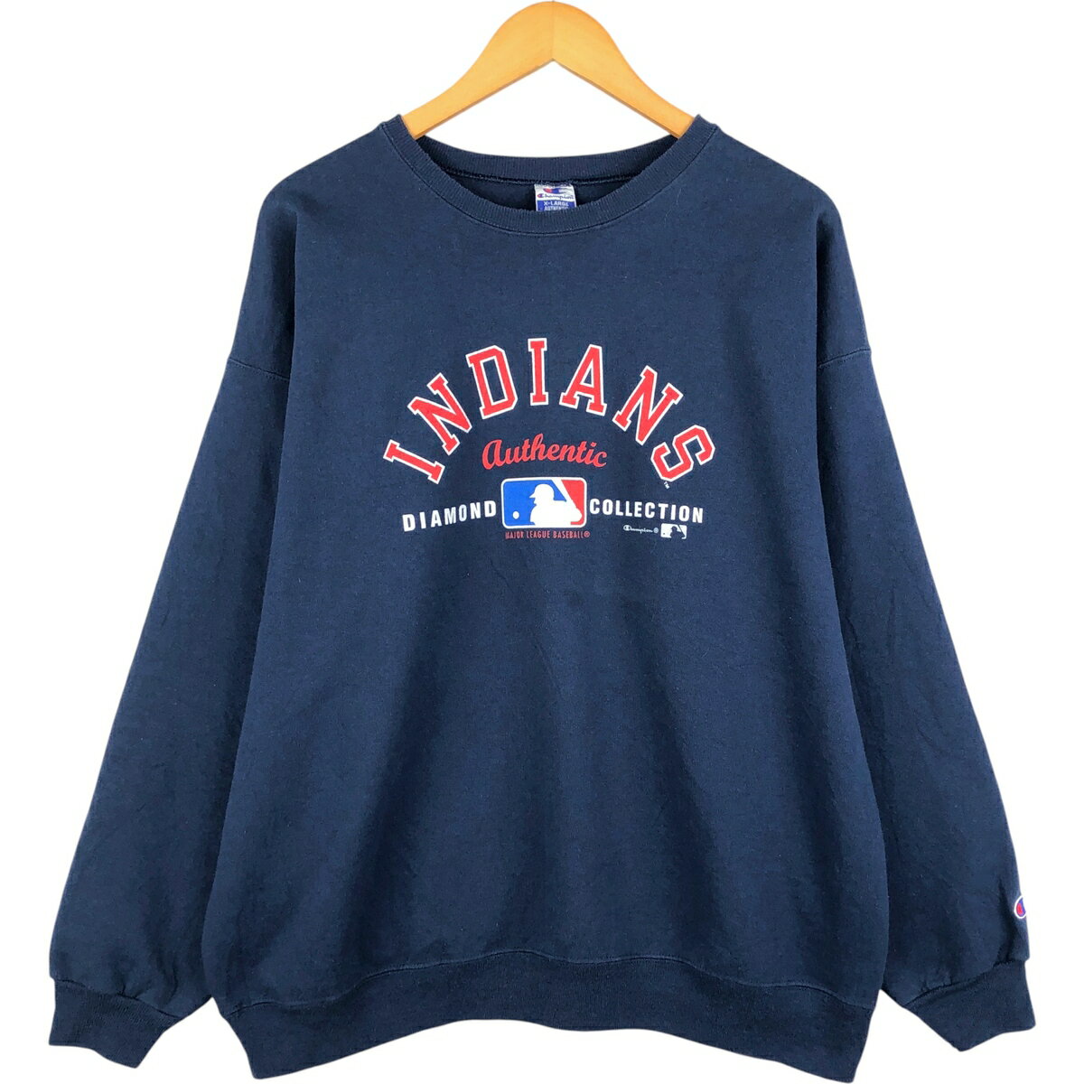 商品詳細 ブランド・Champion・チャンピオン・ 特徴・クルーネック(丸首)・長袖・ヴィンテージ・MLB CLEVELAND INDIANS クリーブランドインディアンス・ モデル/形状・AUTHENTIC ATHLETIC APPAREL・プリントスウェットシャツ トレーナー・ 素材・コットン:50%・ポリエステル:50%・ 色・ネイビー系 紺色・ 柄・プリント・ロゴパッチ・ 生産国・メキシコ製・ 年代・90年代・ サイズ・表記サイズ:XL・着丈:63cm・身幅:63cm・肩幅:60cm・袖丈:54cm・ コンディション・B・ カテゴリ・メンズ・トップス・スウェット・トレーナー・ 商品番号・eaa599422・ 取扱店・・ スタッフコメント写真と実物とでは色味が異なる恐れがございます。Champion AUTHENTIC ATHLETIC APPAREL プリントスウェットシャツ トレーナー / 商品番号 eaa599422 USEDですので使用感などございますが、まだまだご愛用していただけます。 古着という事をご理解の上ご注文よろしくお願いします。※状態は当社独自の基準です。 表記サイズ着丈身幅肩幅袖丈 XL(※着用感、表記サイズは目安です。)63cm63cm60cm54cm ※測定値の若干の誤差はご了承下さい。サイズガイドはこちら ブランドChampionチャンピオン 特徴クルーネック(丸首) / 長袖 / ヴィンテージ / MLB CLEVELAND INDIANS クリーブランドインディアンスモデル/形状AUTHENTIC ATHLETIC APPAREL / プリントスウェットシャツ トレーナー素材コットン:50% / ポリエステル:50%色ネイビー系 紺色柄プリント / ロゴパッチ生産国メキシコ製年代90年代カテゴリトレーナー商品番号eaa599422取扱店　　 写真と実物とでは色味が異なる恐れがございます。チャンピオンの他の商品を見るトレーナーの他の商品を見る