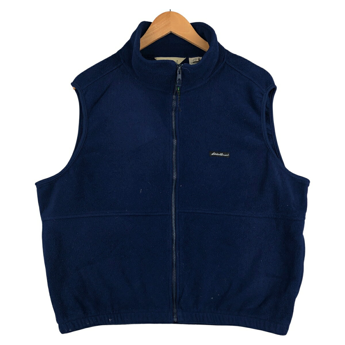 商品詳細 ブランド・Eddie Bauer・エディーバウアー・ 特徴・厚手・フルジップ・ モデル/形状・フリースベスト・ 素材・ポリエステル:100%・ 色・ネイビーブルー・ 柄・無地・ 生産国・メキシコ製・ 年代・00年代・ サイズ・表記サイズ:M・着丈:60.5cm・身幅:63.5cm・肩幅:45.5cm・ コンディション・C・ カテゴリ・メンズ・トップス・ベスト・フリースベスト・ 商品番号・eaa599679・ 取扱店・ネットショップ・ スタッフコメントEddie Bauer フリースベスト / 商品番号 eaa599679 USEDですので使用感などございますが、まだまだご愛用していただけます。 古着という事をご理解の上ご注文よろしくお願いします。 【状態追記】 ●前 腹部中心、両裾付近に汚れ ●後 右裾付近、左裾に汚れ ●前内側 右胸ジップ付近に焦げ ●後内側 左裾に汚れ※状態は当社独自の基準です。 着用感表記サイズ着丈身幅肩幅 メンズMM(※着用感、表記サイズは目安です。)60.5cm63.5cm45.5cm ※測定値の若干の誤差はご了承下さい。サイズガイドはこちら ブランドEddie Bauerエディーバウアー 特徴厚手 / フルジップ モデル/形状フリースベスト 素材ポリエステル:100% 色ネイビーブルー 柄無地 生産国メキシコ製 年代00年代 カテゴリフリースベスト 商品番号eaa599679 取扱店ネットショップ 　　 エディーバウアーの他の商品を見るフリースベストの他の商品を見る