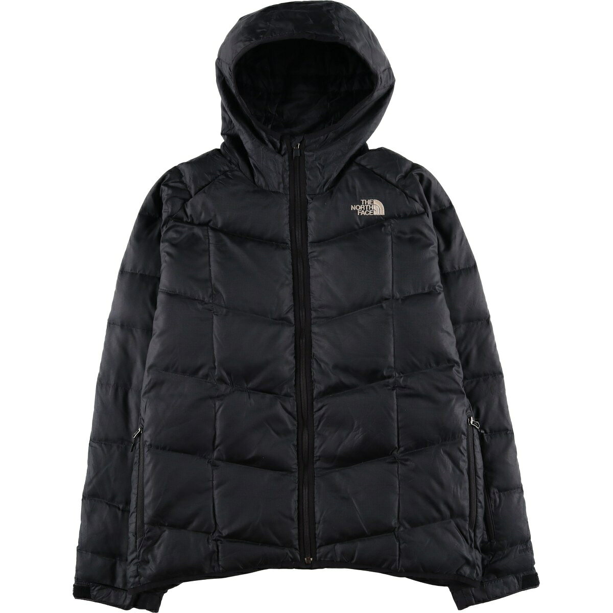 商品詳細 ブランド・THE NORTH FACE・ザノースフェイス・ 特徴・厚手・フルジップ・長袖・550フィルパワー・ モデル/形状・ダウンパーカー・ 素材・ポリエステル:100%・グースダウン(インサレーション)・ 色・ブラック系 黒色・ 柄・ロゴ刺繍・ 生産国・バングラデシュ製・ 年代 サイズ・メンズL・表記サイズ:L/G・着丈:77cm・身幅:65cm・裄丈:96.5cm・袖丈(脇下計測):59.5cm・ コンディション・C・ カテゴリ・メンズ・アウター・ジャケット・ダウン・中綿ジャケット・ 商品番号・eaa602041・ 取扱店・・ スタッフコメントTHE NORTH FACE ダウンパーカー / メンズL / 商品番号 eaa602041 USEDですので使用感などございますが、まだまだご愛用していただけます。 古着という事をご理解の上ご注文よろしくお願いします。 【状態追記】 ●内側全体に羽出 ●前、ジップのスライダー割れ ●前、左胸・両袖先に汚れ ●前、ジップエンドテープ破れ ●後、左袖・両袖先に汚れ ●内側、腰に劣化※状態は当社独自の基準です。 着用感表記サイズ着丈身幅裄丈袖丈(脇下計測) メンズLL/G(※着用感、表記サイズは目安です。)77cm65cm96.5cm59.5cm ※測定値の若干の誤差はご了承下さい。サイズガイドはこちら ブランドTHE NORTH FACEザノースフェイス 特徴厚手 / フルジップ / 長袖 / 550フィルパワーモデル/形状ダウンパーカー素材ポリエステル:100% / グースダウン(インサレーション)色ブラック系 黒色柄ロゴ刺繍生産国バングラデシュ製年代-カテゴリダウン・中綿ジャケット商品番号eaa602041取扱店　　 ザノースフェイスの他の商品を見るダウン・中綿ジャケットの他の商品を見る