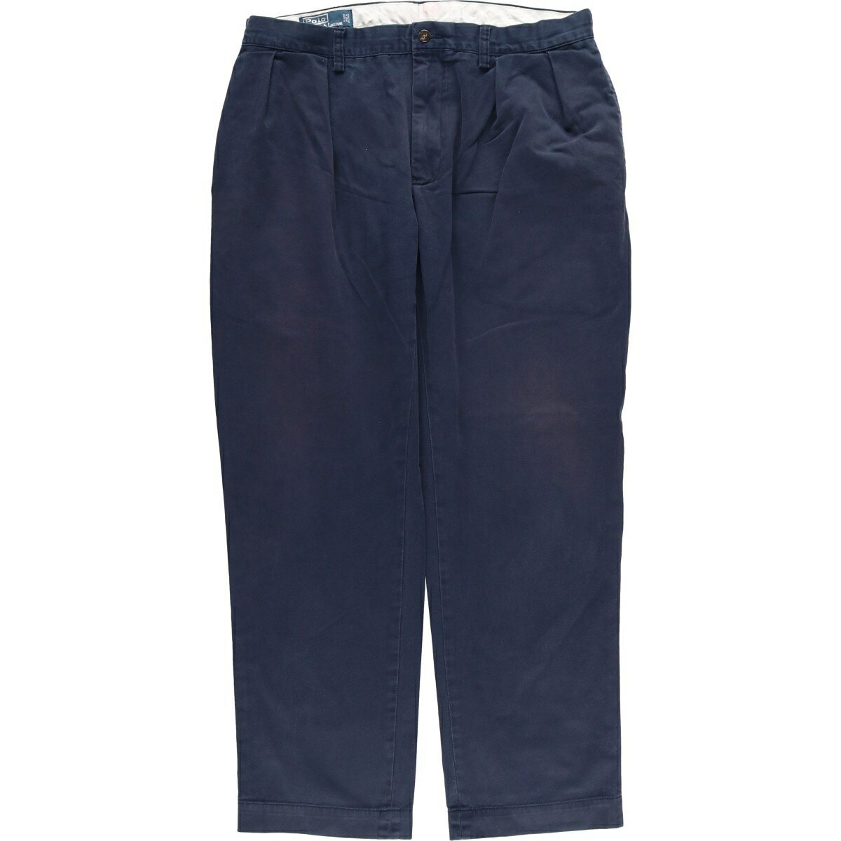 商品詳細 ブランド・Ralph Lauren・ラルフローレン・ 特徴・ジッパーフライ ・ワイドパンツ・ツータック ・ モデル/形状・POLO by Ralph Lauren・チノパンツ・ 素材・コットン:100%・ 色・ネイビー系 紺色・ 柄・無地・ロゴ刺繍・ 生産国・スリランカ製・ 年代 サイズ・表記サイズ:36/32・ウエスト:91cm・股上:27.5cm・股下:75.5cm・もも周り:70cm・裾周り:45cm・ コンディション・C・ カテゴリ・メンズ・ボトムス・ロングパンツ・チノパン・ 商品番号・eaa606687・ 取扱店・ネットショップ・ スタッフコメントRalph Lauren POLO by Ralph Lauren チノパンツ / 商品番号 eaa606687 USEDですので使用感などございますが、まだまだご愛用していただけます。 古着という事をご理解の上ご注文よろしくお願いします。 【状態追記】 ●前 両腿に汚れ 前立て内に汚れ ●後 左脛、左裾に汚れ ●前内側 右ポケット内に汚れ ●後内側 ウエスト周り、両裾に汚れ※状態は当社独自の基準です。 着用感表記サイズウエスト股上股下もも周り裾周り メンズw3636/32(※着用感、表記サイズは目安です。)91cm27.5cm75.5cm70cm45cm ※測定値の若干の誤差はご了承下さい。サイズガイドはこちら ブランドRalph Laurenラルフローレン 特徴ジッパーフライ / ワイドパンツ / ツータック モデル/形状POLO by Ralph Lauren / チノパンツ 素材コットン:100% 色ネイビー系 紺色 柄無地 / ロゴ刺繍 生産国スリランカ製 年代- カテゴリチノパン 商品番号eaa606687 取扱店ネットショップ 　　 ラルフローレンの他の商品を見るチノパンの他の商品を見る
