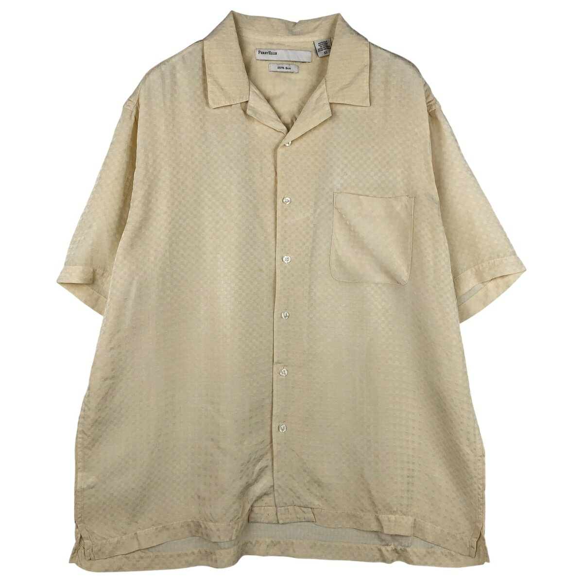 商品詳細 ブランド・PERRY ELLIS・ペリーエリス・ 特徴・半袖・オープンカラー・ボックスシャツ・ モデル/形状・半袖 オープンカラー シルクシャツ・ 素材・シルク:100%・ 色・レモンイエロー・ 柄・チェック柄・ 生産国・中国製・ 年代 サイズ・メンズXL・表記サイズ:XL・着丈:78.5cm・身幅:65cm・肩幅:50.5cm・袖丈:27cm・ コンディション・C・ カテゴリ・メンズ・トップス・半袖シャツ・その他半袖シャツ・ 商品番号・eaa607602・ 取扱店・・ スタッフコメントPERRY ELLIS 半袖 オープンカラー シルクシャツ / メンズXL / 商品番号 eaa607602 USEDですので使用感などございますが、まだまだご愛用していただけます。 古着という事をご理解の上ご注文よろしくお願いします。 【状態追記】 ●前、両胸・右袖に汚れ ●後、左袖に襟折れ後※状態は当社独自の基準です。 着用感表記サイズ着丈身幅肩幅袖丈 メンズXLXL(※着用感、表記サイズは目安です。)78.5cm65cm50.5cm27cm ※測定値の若干の誤差はご了承下さい。サイズガイドはこちら ブランドPERRY ELLISペリーエリス 特徴半袖 / オープンカラー / ボックスシャツモデル/形状半袖 オープンカラー シルクシャツ素材シルク:100%色レモンイエロー柄チェック柄生産国中国製年代-カテゴリその他半袖シャツ商品番号eaa607602取扱店　　 ペリーエリスの他の商品を見るその他半袖シャツの他の商品を見る