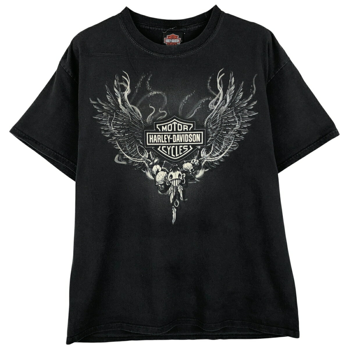 商品詳細 ブランド・Harley-Davidson・ハーレーダビッドソン・ 特徴・半袖・両面プリント・クルーネック(丸首)・ モデル/形状・モーターサイクル バイクTシャツ・ 素材・コットン:100%・ 色・ブラック系 黒色・ 柄・プリント・ドクロ柄 スカル柄・ 生産国・ホンジュラス製・ 年代 サイズ・表記サイズ:LARGE・着丈:68.5cm・身幅:52.5cm・肩幅:50.5cm・袖丈:18.5cm・ コンディション・B・ カテゴリ・メンズ・トップス・Tシャツ・モーターサイクル・バイクTシャツ・ 商品番号・eaa608039・ 取扱店・ネットショップ・ スタッフコメントHarley-Davidson モーターサイクル バイクTシャツ / 商品番号 eaa608039 USEDですので使用感などございますが、まだまだご愛用していただけます。 古着という事をご理解の上ご注文よろしくお願いします。※状態は当社独自の基準です。 着用感表記サイズ着丈身幅肩幅袖丈 メンズLLARGE(※着用感、表記サイズは目安です。)68.5cm52.5cm50.5cm18.5cm ※測定値の若干の誤差はご了承下さい。サイズガイドはこちら ブランドHarley-Davidsonハーレーダビッドソン 特徴半袖 / 両面プリント / クルーネック(丸首) モデル/形状モーターサイクル バイクTシャツ 素材コットン:100% 色ブラック系 黒色 柄プリント / ドクロ柄 スカル柄 生産国ホンジュラス製 年代- カテゴリモーターサイクル・バイクTシャツ 商品番号eaa608039 取扱店ネットショップ 　　 ハーレーダビッドソンの他の商品を見るモーターサイクル・バイクTシャツの他の商品を見る