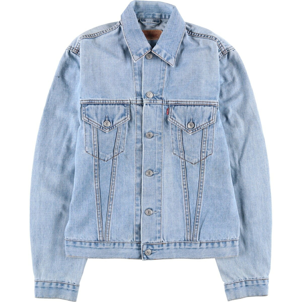 商品詳細 ブランド・Levi's・リーバイス・ 特徴・薄手・長袖・ モデル/形状・ユーロモデル・デニムジャケット Gジャン・ 素材・コットン:100%・ 色・ブルー系 青色・ 柄・無地・ 生産国・不明・ 年代 サイズ・メンズL・表記サイズ:L・着丈:61.5cm・身幅:48cm・肩幅:46.5cm・袖丈:66.5cm・ コンディション・C・ カテゴリ・メンズ・アウター・ジャケット・デニム・コーデュロイジャケット・デニムジャケット・ 商品番号・eaa611125・ 取扱店・・ スタッフコメント未記載の為、生産国不明です。Levi's ユーロモデル デニムジャケット Gジャン / メンズL / 商品番号 eaa611125 USEDデニムですので使用感、擦れ、色落ちなどございますが、まだまだご愛用していただけます。 古着という事をご理解の上ご注文よろしくお願いします。 【状態追記】 ●前、両腕・両袖先・胸・腹部・裾・前立て下に汚れ ●後、両腕・両袖先・裾に汚れ　両腕・左腰に擦れ ●内、首元・両袖先・腹部・裾に汚れ※状態は当社独自の基準です。 着用感表記サイズ着丈身幅肩幅袖丈 メンズLL(※着用感、表記サイズは目安です。)61.5cm48cm46.5cm66.5cm ※測定値の若干の誤差はご了承下さい。サイズガイドはこちら ブランドLevi'sリーバイス 特徴薄手 / 長袖モデル/形状ユーロモデル / デニムジャケット Gジャン素材コットン:100%色ブルー系 青色柄無地生産国不明年代-カテゴリデニムジャケット商品番号eaa611125取扱店　　 未記載の為、生産国不明です。リーバイスの他の商品を見るデニムジャケットの他の商品を見る