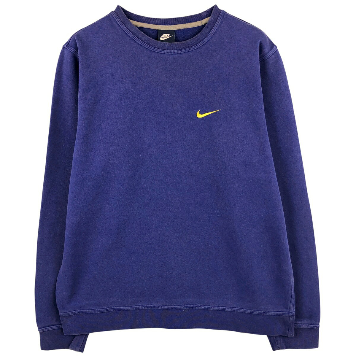 商品詳細 ブランド・NIKE・ナイキ・ 特徴・クルーネック(丸首)・長袖・ モデル/形状・ワンポイントロゴスウェットシャツ トレーナー・ 素材・コットン:80%・ポリエステル:20%・ 色・ネイビー系 紺色・ 柄・無地・ワンポイント・ 生産...