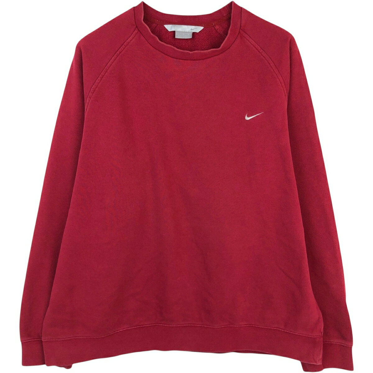 商品詳細 ブランド・NIKE・ナイキ・ 特徴・クルーネック(丸首)・長袖・ラグランスリーブ・ モデル/形状・ワンポイントロゴスウェットシャツ トレーナー・ 素材・コットン:80%・ポリエステル:20%・ 色・レッド系 赤色・ 柄・無地・ワンポイント・ 生産国・インドネシア製・ 年代・00年代・ サイズ・表記サイズ:XL・着丈:65.5cm・身幅:67.5cm・裄丈:90.5cm・袖丈(脇下計測):54cm・ コンディション・C・ カテゴリ・メンズ・トップス・スウェット・トレーナー・ 商品番号・eaa614206・ 取扱店・ネットショップ・ スタッフコメントNIKE ワンポイントロゴスウェットシャツ トレーナー / 商品番号 eaa614206 USEDですので使用感などございますが、まだまだご愛用していただけます。 古着という事をご理解の上ご注文よろしくお願いします。 【状態追記】 ●前、左右襟ぐりにリブ伸び ●後、右腕にシミ・穴※状態は当社独自の基準です。 着用感表記サイズ着丈身幅裄丈袖丈(脇下計測) メンズXLXL(※着用感、表記サイズは目安です。)65.5cm67.5cm90.5cm54cm ※測定値の若干の誤差はご了承下さい。サイズガイドはこちら ブランドNIKEナイキ 特徴クルーネック(丸首) / 長袖 / ラグランスリーブ モデル/形状ワンポイントロゴスウェットシャツ トレーナー 素材コットン:80% / ポリエステル:20% 色レッド系 赤色 柄無地 / ワンポイント 生産国インドネシア製 年代00年代 カテゴリトレーナー 商品番号eaa614206 取扱店ネットショップ 　　 ナイキの他の商品を見るトレーナーの他の商品を見る
