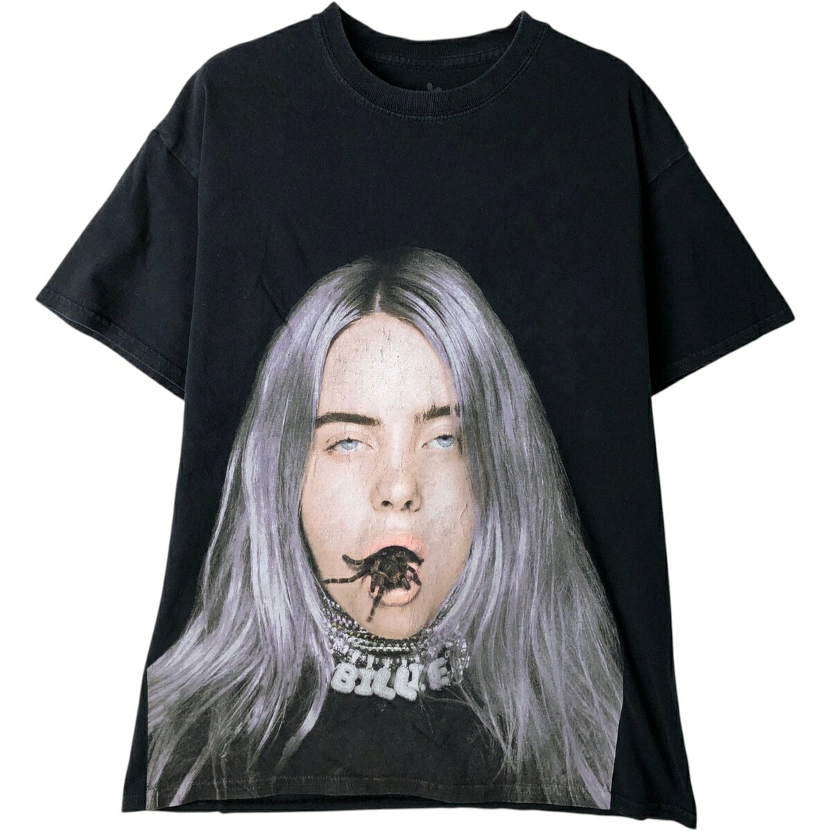 商品詳細 ブランド・UNKNOWN・ 特徴・クルーネック(丸首)・半袖・ポップス・ モデル/形状・BILLIE EILISH ビリーアイリッシュ・バンドTシャツ バンT・ 素材・コットン:100%・ 色・ブラック系 黒色・ 柄・プリント・ 生産国・ホンジュラス製・ 年代 サイズ・メンズM・表記サイズ:M・着丈:64.5cm・身幅:50.5cm・肩幅:47cm・袖丈:17cm・ コンディション・C・ カテゴリ・メンズ・トップス・Tシャツ・バンドTシャツ・ 商品番号・eaa630776・ 取扱店・・ スタッフコメントBILLIE EILISH ビリーアイリッシュ バンドTシャツ バンT / メンズM / 商品番号 eaa630776 USEDですので使用感などございますが、まだまだご愛用していただけます。 古着という事をご理解の上ご注文よろしくお願いします。 【状態追記】 ●全体に毛羽立ち※状態は当社独自の基準です。 着用感表記サイズ着丈身幅肩幅袖丈 メンズMM(※着用感、表記サイズは目安です。)64.5cm50.5cm47cm17cm ※測定値の若干の誤差はご了承下さい。サイズガイドはこちら ブランドUNKNOWN 特徴クルーネック(丸首) / 半袖 / ポップスモデル/形状BILLIE EILISH ビリーアイリッシュ / バンドTシャツ バンT素材コットン:100%色ブラック系 黒色柄プリント生産国ホンジュラス製年代-カテゴリバンドTシャツ商品番号eaa630776取扱店　　 バンドTシャツの他の商品を見る