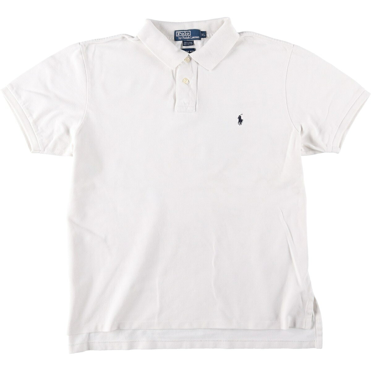 商品詳細 ブランド・Ralph Lauren・ラルフローレン・ 特徴・半袖・レギュラーカラー・ モデル/形状・POLO by Ralph Lauren SLIM FIT・半袖 ポロシャツ・ 素材・コットン:100%・ 色・ホワイト系 白色・ 柄・無地・ワンポイント・ 生産国・中国製・ 年代 サイズ・メンズXL・表記サイズ:XL・着丈:69cm・身幅:60.5cm・肩幅:47cm・袖丈:21cm・ コンディション・C・ カテゴリ・メンズ・トップス・ポロシャツ・無地ポロシャツ・ 商品番号・eaa644656・ 取扱店・・ スタッフコメントRalph Lauren POLO by Ralph Lauren SLIM FIT 半袖 ポロシャツ / メンズXL / 商品番号 eaa644656 USEDですので使用感などございますが、まだまだご愛用していただけます。 古着という事をご理解の上ご注文よろしくお願いします。 【状態追記】 ●後、襟ぐり内に擦り切れ　左右襟ぐりに汚れ※状態は当社独自の基準です。 着用感表記サイズ着丈身幅肩幅袖丈 メンズXLXL(※着用感、表記サイズは目安です。)69cm60.5cm47cm21cm ※測定値の若干の誤差はご了承下さい。サイズガイドはこちら ブランドRalph Laurenラルフローレン 特徴半袖 / レギュラーカラーモデル/形状POLO by Ralph Lauren SLIM FIT / 半袖 ポロシャツ素材コットン:100%色ホワイト系 白色柄無地 / ワンポイント生産国中国製年代-カテゴリ無地ポロシャツ商品番号eaa644656取扱店　　 ラルフローレンの他の商品を見る無地ポロシャツの他の商品を見る