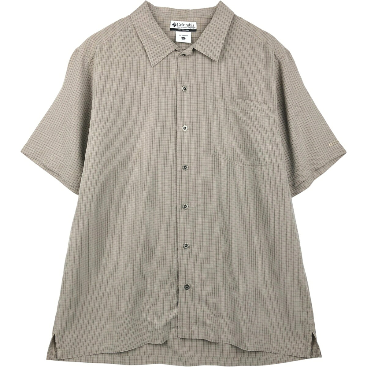 商品詳細 ブランド・Columbia・コロンビア・ 特徴・レギュラーカラー・半袖・ボックスシャツ・ モデル/形状・半袖 チェックシャツ・ 素材・モダール:81%・ポリエステル:19%・ 色・カーキ系 ベージュ・ 柄・チェック柄・ロゴ刺繍・ 生産国・インドネシア製・ 年代・00年代・ サイズ・メンズL・表記サイズ:L・着丈:77.5cm・身幅:58.5cm・肩幅:49.5cm・袖丈:26.5cm・ コンディション・B・ カテゴリ・メンズ・トップス・半袖シャツ・その他半袖シャツ・ 商品番号・eaa655439・ 取扱店・・ スタッフコメント写真と実物とでは色味が異なる恐れがございます。Columbia 半袖 チェックシャツ / メンズL / 商品番号 eaa655439 USEDですので使用感などございますが、まだまだご愛用していただけます。 古着という事をご理解の上ご注文よろしくお願いします。※状態は当社独自の基準です。 着用感表記サイズ着丈身幅肩幅袖丈 メンズLL(※着用感、表記サイズは目安です。)77.5cm58.5cm49.5cm26.5cm ※測定値の若干の誤差はご了承下さい。サイズガイドはこちら ブランドColumbiaコロンビア 特徴レギュラーカラー / 半袖 / ボックスシャツモデル/形状半袖 チェックシャツ素材モダール:81% / ポリエステル:19%色カーキ系 ベージュ柄チェック柄 / ロゴ刺繍生産国インドネシア製年代00年代カテゴリその他半袖シャツ商品番号eaa655439取扱店　　 写真と実物とでは色味が異なる恐れがございます。コロンビアの他の商品を見るその他半袖シャツの他の商品を見る