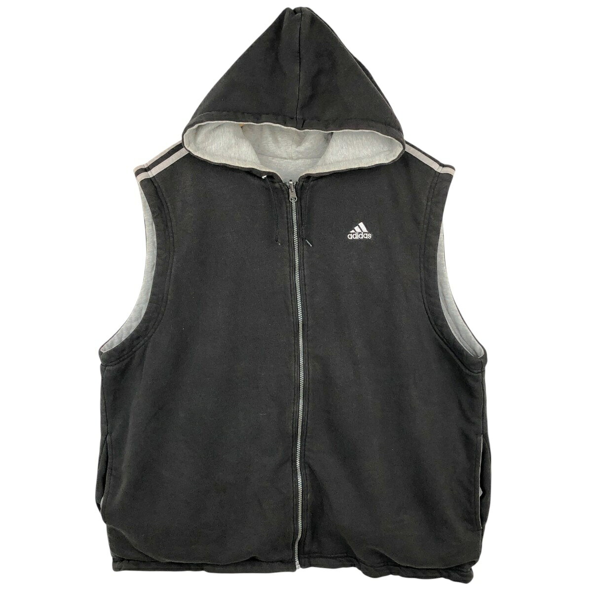 商品詳細 ブランド・adidas・アディダス・ 特徴・フルジップ・ヴィンテージ・前開き・リバーシブル・ モデル/形状・パーカーベスト・ 素材・コットン:73%・ポリエステル:27%・ 色・グレー系 灰色・ブラック系 黒色・ 柄・無地・ロゴ刺繍・ 生産国・インドネシア製・ 年代・90年代・ サイズ・メンズXXL・表記サイズ:XXL・着丈:73cm・身幅:71cm・肩幅:54cm・ コンディション・C・ カテゴリ・メンズ・トップス・ベスト・その他ベスト・ 商品番号・eaa656350・ 取扱店・・ スタッフコメントadidas パーカーベスト / メンズXXL / 商品番号 eaa656350 USEDですので使用感などございますが、まだまだご愛用していただけます。 古着という事をご理解の上ご注文よろしくお願いします。 【状態追記】 A面(ブラック） ●全体、汚れ・毛羽立ち ●前、フード・襟・左右袖ぐりに汚れ ●後、襟・左右袖ぐりに汚れ B面(グレー） ●前、襟・両裾・左右袖ぐりに汚れ ●後、襟・両裾・左右袖ぐりに汚れ※状態は当社独自の基準です。 着用感表記サイズ着丈身幅肩幅 メンズXXLXXL(※着用感、表記サイズは目安です。)73cm71cm54cm ※測定値の若干の誤差はご了承下さい。サイズガイドはこちら ブランドadidasアディダス 特徴フルジップ / ヴィンテージ / 前開き / リバーシブルモデル/形状パーカーベスト素材コットン:73% / ポリエステル:27%色グレー系 灰色 / ブラック系 黒色柄無地 / ロゴ刺繍生産国インドネシア製年代90年代カテゴリその他ベスト商品番号eaa656350取扱店　　 アディダスの他の商品を見るその他ベストの他の商品を見る