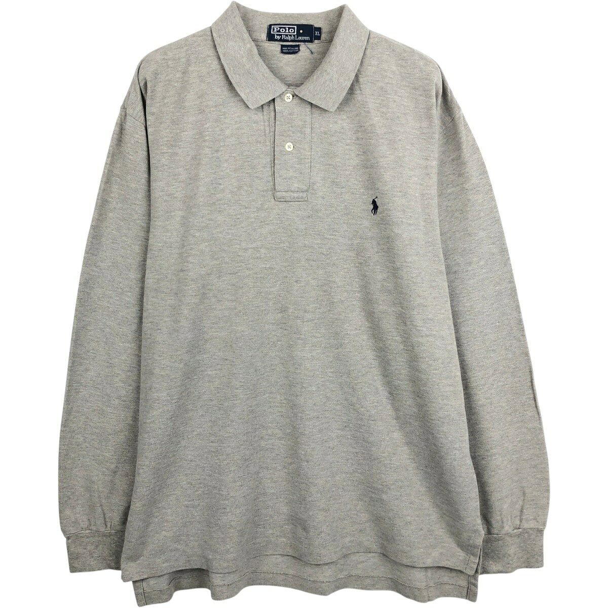 商品詳細 ブランド・Ralph Lauren・ラルフローレン・ 特徴・レギュラーカラー・長袖・ モデル/形状・POLO by Ralph Lauren・長袖 ポロシャツ・ 素材・コットン:100%・ 色・グレー系 灰色・ 柄・無地・ワンポイント・ 生産国・タイランド製・ 年代 サイズ・メンズXL・表記サイズ:XL・着丈:71.5cm・身幅:62cm・肩幅:49.5cm・袖丈:65cm・ コンディション・B・ カテゴリ・メンズ・トップス・ポロシャツ・無地ポロシャツ・ 商品番号・eaa662522・ 取扱店・・ スタッフコメントRalph Lauren POLO by Ralph Lauren 長袖 ポロシャツ / メンズXL / 商品番号 eaa662522 USEDですので使用感などございますが、まだまだご愛用していただけます。 古着という事をご理解の上ご注文よろしくお願いします。※状態は当社独自の基準です。 着用感表記サイズ着丈身幅肩幅袖丈 メンズXLXL(※着用感、表記サイズは目安です。)71.5cm62cm49.5cm65cm ※測定値の若干の誤差はご了承下さい。サイズガイドはこちら ブランドRalph Laurenラルフローレン 特徴レギュラーカラー / 長袖モデル/形状POLO by Ralph Lauren / 長袖 ポロシャツ素材コットン:100%色グレー系 灰色柄無地 / ワンポイント生産国タイランド製年代-カテゴリ無地ポロシャツ商品番号eaa662522取扱店　　 ラルフローレンの他の商品を見る無地ポロシャツの他の商品を見る
