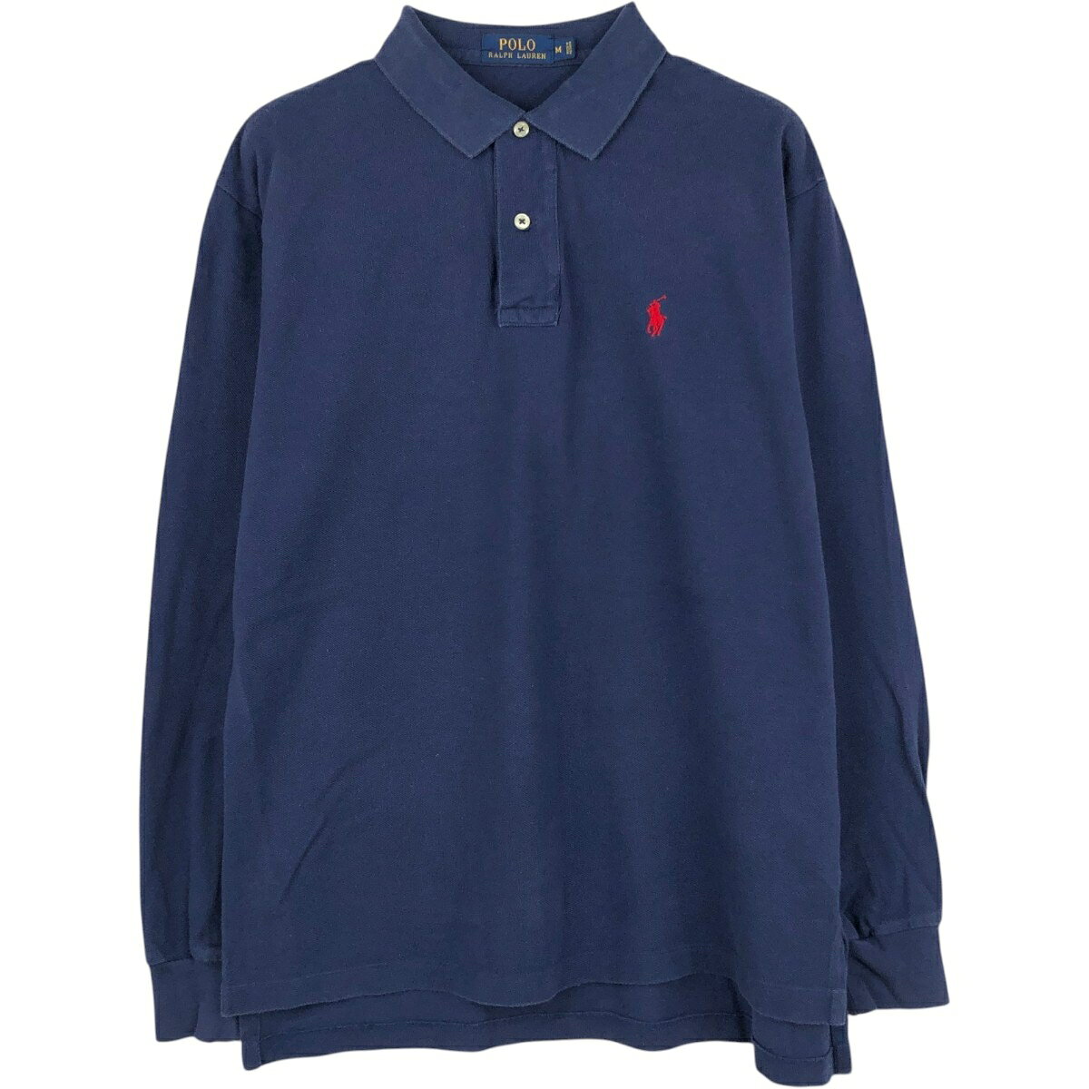 商品詳細 ブランド・Ralph Lauren・ラルフローレン・ 特徴・レギュラーカラー・長袖・ モデル/形状・POLO RALPH LAUREN・長袖 ポロシャツ・ 素材・不明・ 色・ネイビー系 紺色・ 柄・無地・ワンポイント・ 生産国・ベトナム・ 年代 サイズ・表記サイズ:M・着丈:69cm・身幅:55cm・肩幅:47.5cm・袖丈:59.5cm・ コンディション・C・ カテゴリ・メンズ・トップス・ポロシャツ・無地ポロシャツ・ 商品番号・eaa667109・ 取扱店・ネットショップ・ スタッフコメント質表示タグが欠損の為、素材が不明です。素材表記不明ですが、恐らくコットンかと思われます。Ralph Lauren POLO RALPH LAUREN 長袖 ポロシャツ / 商品番号 eaa667109 USEDですので使用感などございますが、まだまだご愛用していただけます。 古着という事をご理解の上ご注文よろしくお願いします。 【状態追記】 ●前、襟ぐりに汚れ。 ●前、両袖先に汚れ。 ●後、襟ぐりに汚れ。 ●後、両袖先に汚れ。 ●後、左腰に汚れ。 ●内側、襟ぐりに汚れ。※状態は当社独自の基準です。 着用感表記サイズ着丈身幅肩幅袖丈 メンズMM(※着用感、表記サイズは目安です。)69cm55cm47.5cm59.5cm ※測定値の若干の誤差はご了承下さい。サイズガイドはこちら ブランドRalph Laurenラルフローレン 特徴レギュラーカラー / 長袖 モデル/形状POLO RALPH LAUREN / 長袖 ポロシャツ 素材不明 色ネイビー系 紺色 柄無地 / ワンポイント 生産国ベトナム 年代- カテゴリ無地ポロシャツ 商品番号eaa667109 取扱店ネットショップ 　　 質表示タグが欠損の為、素材が不明です。素材表記不明ですが、恐らくコットンかと思われます。ラルフローレンの他の商品を見る無地ポロシャツの他の商品を見る
