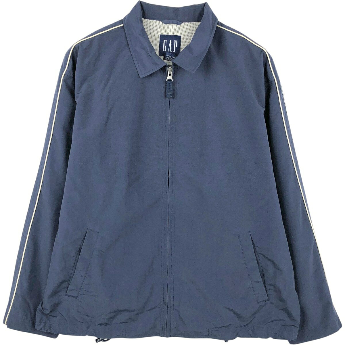 商品詳細 ブランド・GAP・ギャップ・ 特徴・薄手・フルジップ・ドローコード・メッシュライナー・ モデル/形状・オールドギャップ・ナイロンジャケット・ 素材・ナイロン:100%・ 色・ネイビー系 紺色・ 柄・ライン入り・ 生産国・香港製・ 年代・90年代・ サイズ・メンズXL・表記サイズ:XL・着丈:74.5cm・身幅:71.5cm・肩幅:59.5cm・袖丈:61cm・ コンディション・B・ カテゴリ・メンズ・アウター・ジャケット・ナイロンジャケット・ウインドブレーカー・ 商品番号・eaa673408・ 取扱店・・ スタッフコメントGAP オールドギャップ ナイロンジャケット / メンズXL / 商品番号 eaa673408 USEDですので使用感などございますが、まだまだご愛用していただけます。 古着という事をご理解の上ご注文よろしくお願いします。※状態は当社独自の基準です。 着用感表記サイズ着丈身幅肩幅袖丈 メンズXLXL(※着用感、表記サイズは目安です。)74.5cm71.5cm59.5cm61cm ※測定値の若干の誤差はご了承下さい。サイズガイドはこちら ブランドGAPギャップ 特徴薄手 / フルジップ / ドローコード / メッシュライナーモデル/形状オールドギャップ / ナイロンジャケット素材ナイロン:100%色ネイビー系 紺色柄ライン入り生産国香港製年代90年代カテゴリナイロンジャケット・ウインドブレーカー商品番号eaa673408取扱店　　 ギャップの他の商品を見るナイロンジャケット・ウインドブレーカーの他の商品を見る