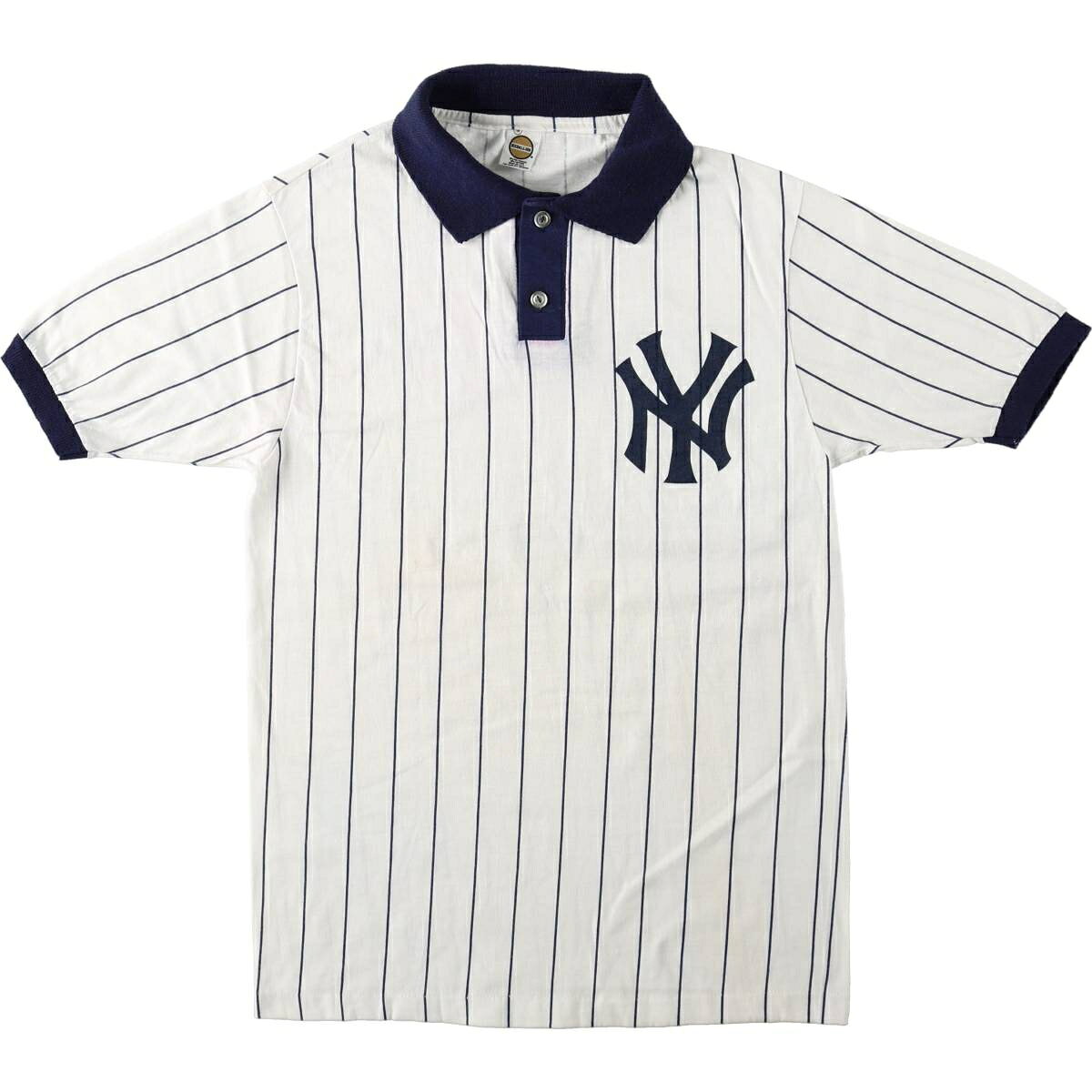 商品詳細 ブランド・MEDALLION・ 特徴・半袖・ヴィンテージ・レギュラーカラー・ モデル/形状・MLB NEW YORK YANKEES ニューヨークヤンキース・半袖 ストライプ ポロシャツ・ 素材・ポリエステル:50%・コットン:50%・ 色・ホワイト系 白色・ネイビー系 紺色・ 柄・プリント・ストライプ柄・ 生産国・USA製・ 年代・80年代・ サイズ・表記サイズ:M・着丈:67.5cm・身幅:44cm・肩幅:39.5cm・袖丈:23.5cm・ コンディション・C・ カテゴリ・レディース・トップス・ポロシャツ・その他ポロシャツ・ 商品番号・eaa674997・ 取扱店・ネットショップ・ スタッフコメント鹿の子素材ではございません。MEDALLION MLB NEW YORK YANKEES ニューヨークヤンキース 半袖 ストライプ ポロシャツ / 商品番号 eaa674997 USEDですので使用感などございますが、まだまだご愛用していただけます。 古着という事をご理解の上ご注文よろしくお願いします。 【状態追記】 ●前、襟付近・右腹部・左腕・右脇下に汚れ※状態は当社独自の基準です。 着用感表記サイズ着丈身幅肩幅袖丈 レディースMM(※着用感、表記サイズは目安です。)67.5cm44cm39.5cm23.5cm ※測定値の若干の誤差はご了承下さい。サイズガイドはこちら ブランドMEDALLION 特徴半袖 / ヴィンテージ / レギュラーカラー モデル/形状MLB NEW YORK YANKEES ニューヨークヤンキース / 半袖 ストライプ ポロシャツ 素材ポリエステル:50% / コットン:50% 色ホワイト系 白色 / ネイビー系 紺色 柄プリント / ストライプ柄 生産国USA製 年代80年代 カテゴリその他ポロシャツ 商品番号eaa674997 取扱店ネットショップ 　　 鹿の子素材ではございません。MEDALLIONの他の商品を見るその他ポロシャツの他の商品を見る