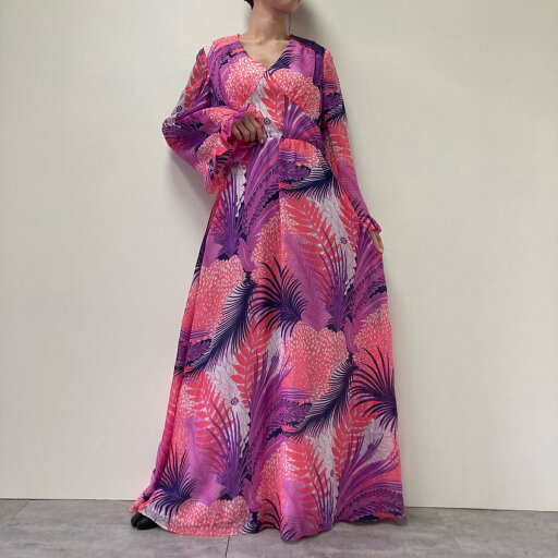 古着 70'S Vera Mont Paris 総柄 フレアスリーブ マキシ丈 フレアワンピ—ス レディースL ヴィンテージ /evb002825 【中古】【エルルV2312】 【231212】 ss2503_30 古着 70'S Vera Mont Paris 総柄 フレアスリーブ マキシ丈 フレアワンピ—ス レディースL ヴィンテージ /evb002825 【中古】【エルルV2312】 【231212】 ss2503_30