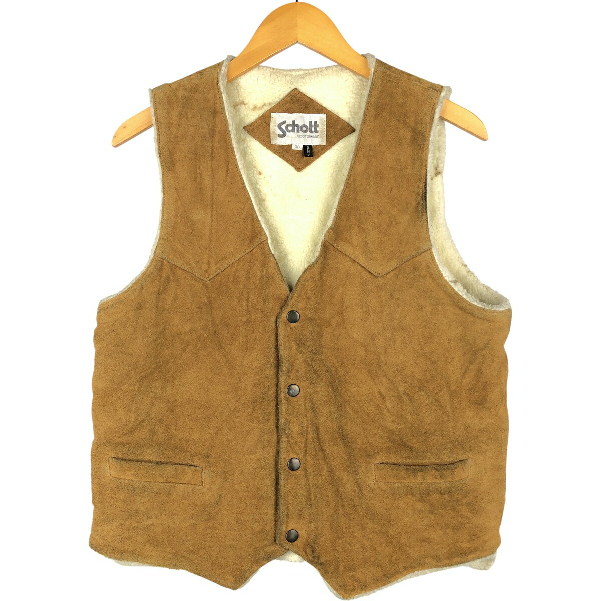 商品詳細 ブランド・SCHOTT・ショット・ 特徴・厚手・ヴィンテージ・スナップボタン・ボアライナー・ モデル/形状・スエードレザーベスト・ 素材・スエードレザー・ 色・ブラウン系 茶色・ 柄・無地・ 生産国・韓国製・ 年代・80年代・ サイズ・メンズM・表記サイズ:40・着丈:57.5cm・身幅:51cm・肩幅:35cm・ コンディション・C・ カテゴリ・メンズ・トップス・ベスト・レザーベスト・ 商品番号・evb032722・ 取扱店・・ スタッフコメント写真と実物とでは色味が異なる恐れがございます。　SCHOTT スエードレザーベスト / メンズM / 商品番号 evb032722 USEDレザーアイテムですので使用感、汚れ、擦れなどございますがレザーアイテムのリアルな表情として捉えていただきご注文御願いします。 【状態追記】 ●内側全体的に汚れ ●前、左脇付近・左腹部・左裾に汚れ ●後、左背中に汚れ※状態は当社独自の基準です。 着用感表記サイズ着丈身幅肩幅 メンズM40(※着用感、表記サイズは目安です。)57.5cm51cm35cm ※測定値の若干の誤差はご了承下さい。サイズガイドはこちら ブランドSCHOTTショット 特徴厚手 / ヴィンテージ / スナップボタン / ボアライナーモデル/形状スエードレザーベスト素材スエードレザー色ブラウン系 茶色柄無地生産国韓国製年代80年代カテゴリレザーベスト商品番号evb032722取扱店　　 写真と実物とでは色味が異なる恐れがございます。　ショットの他の商品を見るレザーベストの他の商品を見る