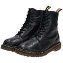 商品詳細 ブランド・Dr.Martens・ドクターマーチン・ 特徴 モデル/形状・8ホールブーツ・ 素材・本革レザー・ 色・ブラック系 黒色・ 柄・ロゴ・ 生産国・英国製・ 年代 サイズ・レディース23.5cm・表記サイズ:UK5・ヒール高さ:2.5cm・ブーツ高さ:18cm・ コンディション・C・ カテゴリ・シューズ・ブーツ・レースアップブーツ・ 商品番号・saa010939・ 取扱店・ネットショップ・ スタッフコメントDr.Martens 8ホールブーツ / レディース23.5cm / 商品番号 saa010939 USEDですのでキズやシミ、履きじわ、アウトソールの減り、薄汚れ等がございますがご使用頂く上で問題ないと判断した物については写真や記載を省略しております。その商品の持つ雰囲気や味として、古着という事をご理解頂いた上でご注文お願い致します。 【状態追記】 ●両つま先・両足シューレースホール・右かかと付近擦れ ●アウトソールかかと擦り減り※状態は当社独自の基準です。 着用感表記サイズヒール高さブーツ高さ レディース23.5cmUK5(※甲の高さや横幅には個人差がありますので着用感は目安となっております。)2.5cm18cm ※測定値の若干の誤差はご了承下さい。サイズガイドはこちら ブランドDr.Martensドクターマーチン 特徴-モデル/形状8ホールブーツ素材本革レザー色ブラック系 黒色柄ロゴ生産国英国製年代-カテゴリレースアップブーツ商品番号saa010939取扱店ネットショップ　　 ドクターマーチンの他の商品を見るレースアップブーツの他の商品を見る