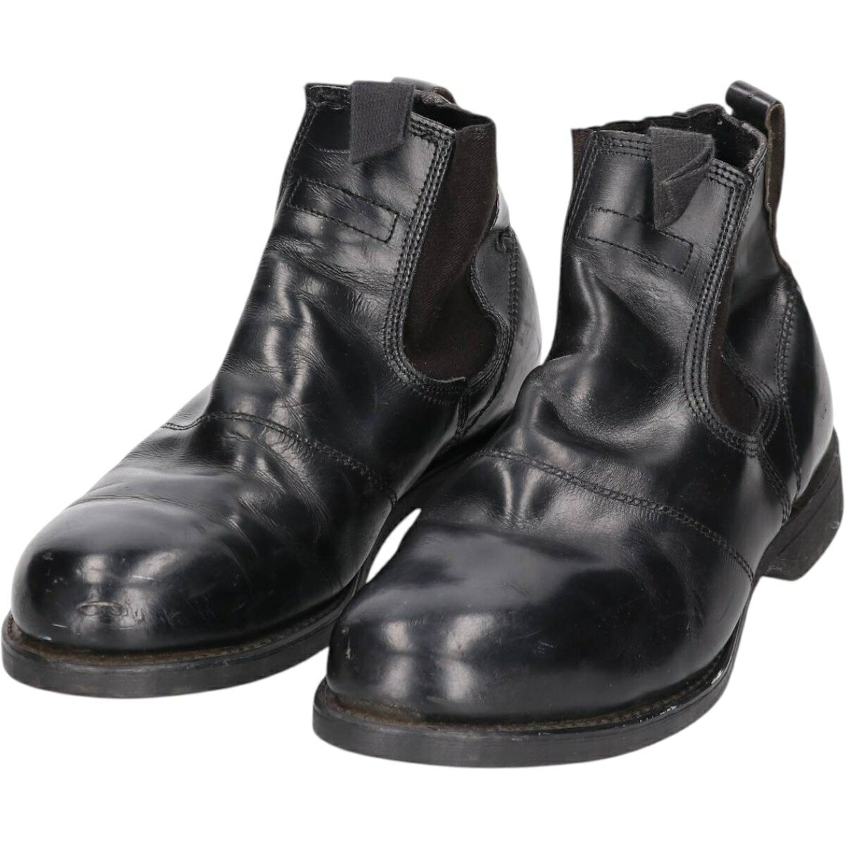 商品詳細 ブランド・UNKNOWN・ 特徴・スチールトゥ・米軍実品・ モデル/形状・US NAVY・サイドゴアブーツ・ 素材・本革レザー・ 色・ブラック系 黒色・ 柄・無地・ 生産国・USA製・ 年代 サイズ・メンズ28.0cm・表記サイズ:10・ヒール高さ:4cm・ブーツ高さ:14cm・アウトソール:33cm・アウトソール最大幅:12cm・ コンディション・C・ カテゴリ・シューズ・ブーツ・その他ブーツ・ 商品番号・saa013911・ 取扱店・・ スタッフコメントUS NAVY サイドゴアブーツ / メンズ28.0cm / 商品番号 saa013911 USEDですのでキズやシミ、履きじわ、アウトソールの減り、薄汚れ等がございますがご使用頂く上で問題ないと判断した物については写真や記載を省略しております。その商品の持つ雰囲気や味として、古着という事をご理解頂いた上でご注文お願い致します。 【状態追記】 ●全体に擦れ ●両足、タンに糸ぬけ 踵(内側)に擦れ インソールに汚れ ●右足、トゥに汚れ ●左足、踵(内側)に汚れ ●右内側部、ミッドソールに汚れ ●左内側部、アッパーに汚れ ●右外側部・左外側部、アッパーに汚れ ※状態は当社独自の基準です。 着用感表記サイズヒール高さブーツ高さアウトソールアウトソール最大幅 メンズ28.0cm10(※甲の高さや横幅には個人差がありますので着用感は目安となっております。)4cm14cm33cm12cm ※測定値の若干の誤差はご了承下さい。サイズガイドはこちら ブランドUNKNOWN 特徴スチールトゥ / 米軍実品モデル/形状US NAVY / サイドゴアブーツ素材本革レザー色ブラック系 黒色柄無地生産国USA製年代-カテゴリその他ブーツ商品番号saa013911取扱店　　 その他ブーツの他の商品を見る