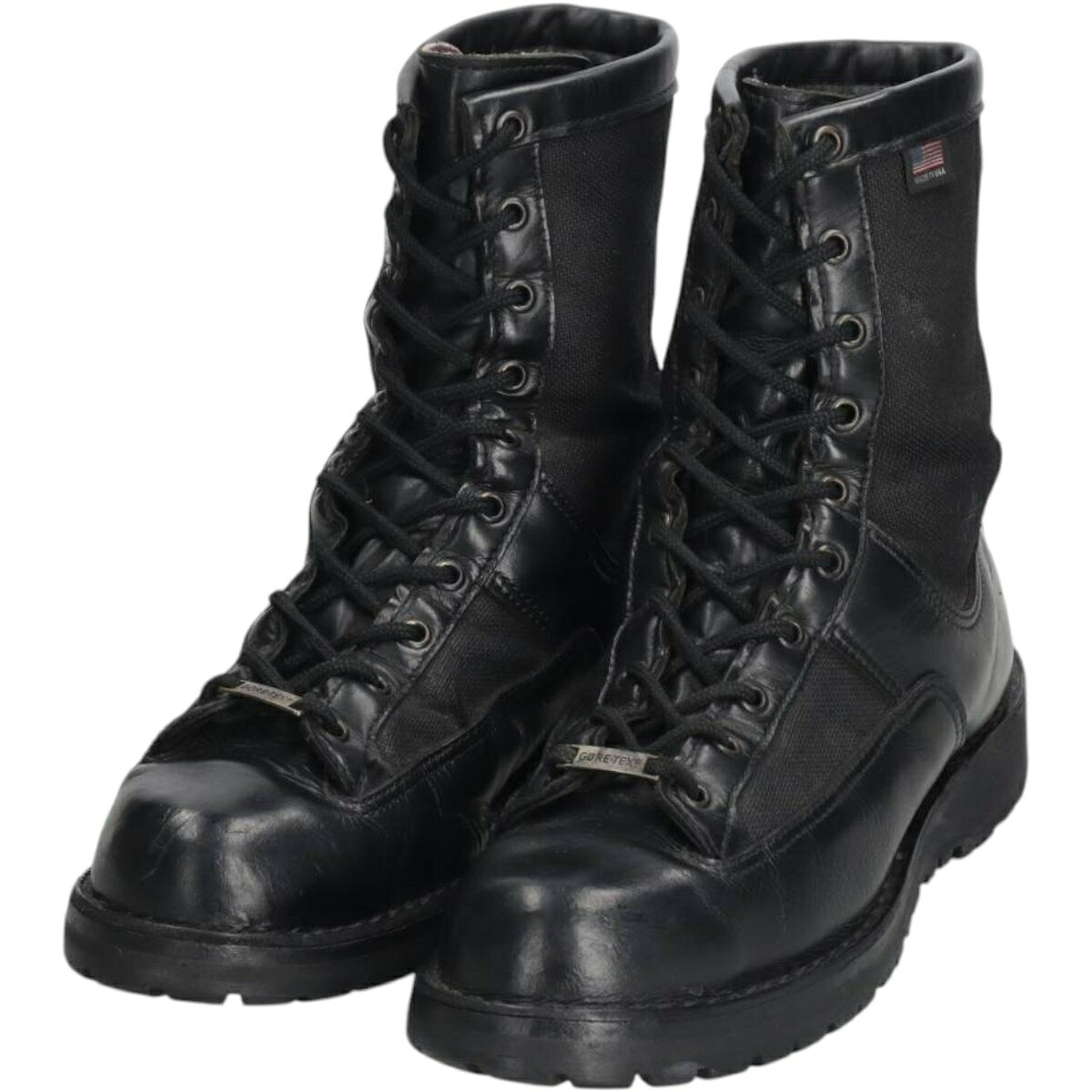 商品詳細 ブランド・DANNER・ダナー・ 特徴・GORE-TEX ゴアテックス・スティールトゥ・ モデル/形状・ワークブーツ・ 素材・本革レザー・ 色・ブラック系 黒色・ 柄・無地・ 生産国・USA製・ 年代 サイズ・メンズ29.0cm・表記サイズ:11・ヒール高さ:3cm・ブーツ高さ:23.5cm・アウトソール:33.5cm・アウトソール最大幅:11.5cm・ コンディション・C・ カテゴリ・シューズ・ブーツ・ワークブーツ・ 商品番号・saa016364・ 取扱店・ネットショップ・ スタッフコメント写真では捉えきれない程度の、薄い擦れや微細な小傷は割愛させて頂いております。DANNER ワークブーツ / メンズ29.0cm / 商品番号 saa016364 USEDですのでキズやシミ、履きじわ、アウトソールの減り、薄汚れ等がございますがご使用頂く上で問題ないと判断した物については写真や記載を省略しております。その商品の持つ雰囲気や味として、古着という事をご理解頂いた上でご注文お願い致します。 【状態追記】 ●両足、全体にシワ※状態は当社独自の基準です。 着用感表記サイズヒール高さブーツ高さアウトソールアウトソール最大幅 メンズ29.0cm11(※甲の高さや横幅には個人差がありますので着用感は目安となっております。)3cm23.5cm33.5cm11.5cm ※測定値の若干の誤差はご了承下さい。サイズガイドはこちら ブランドDANNERダナー 特徴GORE-TEX ゴアテックス / スティールトゥ モデル/形状ワークブーツ 素材本革レザー 色ブラック系 黒色 柄無地 生産国USA製 年代- カテゴリワークブーツ 商品番号saa016364 取扱店ネットショップ 　　 写真では捉えきれない程度の、薄い擦れや微細な小傷は割愛させて頂いております。ダナーの他の商品を見るワークブーツの他の商品を見る