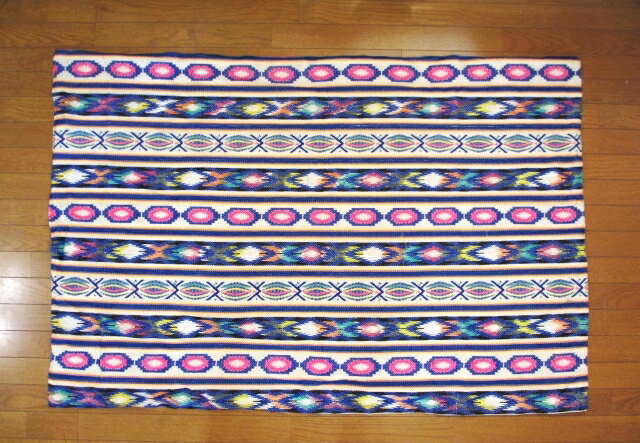 ラグマット おしゃれ ラグ マット 幾何学模様 アメリカン ネイテイブデザイン リビング カーペット 角型 長方形 敷物 カバー ベッドカバー ソファーカバー オシャレ マルチクロス マルチカバー 青 ブルー ピンク オレンジ 白 ホワイト 黒 ブラック ラグマット 幾何学