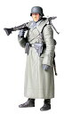タミヤ 1/16 ワールドフィギュアシリーズ No.06 ドイツ陸軍 機関銃手 後期型オーバーコート プラモデル 36306【沖縄県へ発送不可です】