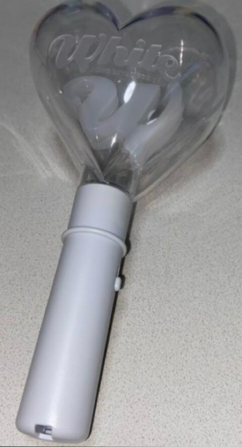 【中古】 NEWS ・【ペンライト】 2015 White Tour・・コンサート会場販売　新生NEWS(手越祐也　増田貴久 小山慶一郎　加藤成亮）