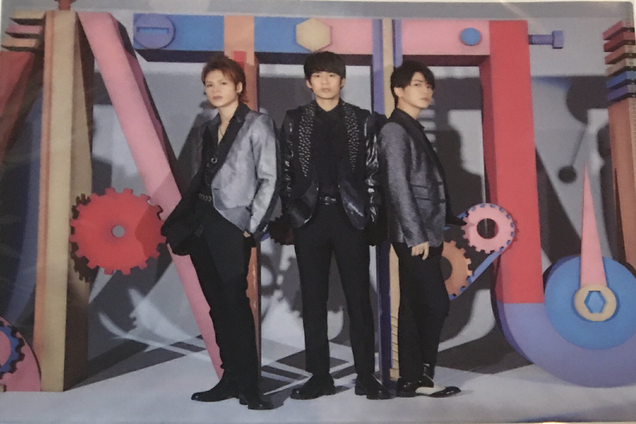 【新品】KAT-TUN 2021・・【クリアファイル】・集合・『 15TH ANIVERSARY LIVE 』・・最新コンサートグッズ