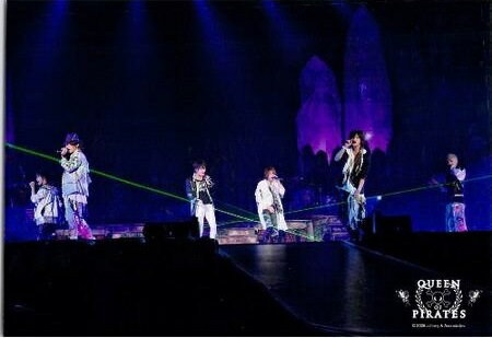 KAT-TUN・【公式写真】・・集合・・ Queen Of Pirates