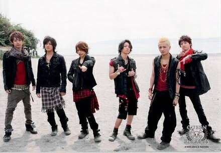 KAT-TUN・【公式写真】・・集合・・ Queen Of Pirates