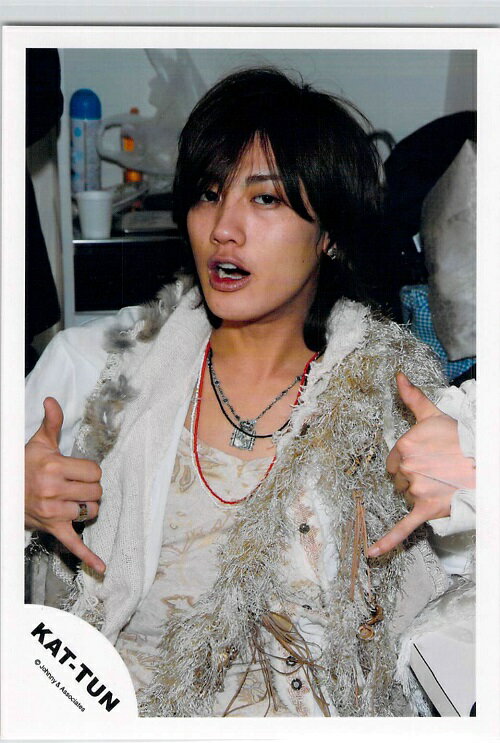 　 KAT-TUN・【公式写真】・赤西仁　（jin akanishi)・・ジャニショ販売フォト　（a)