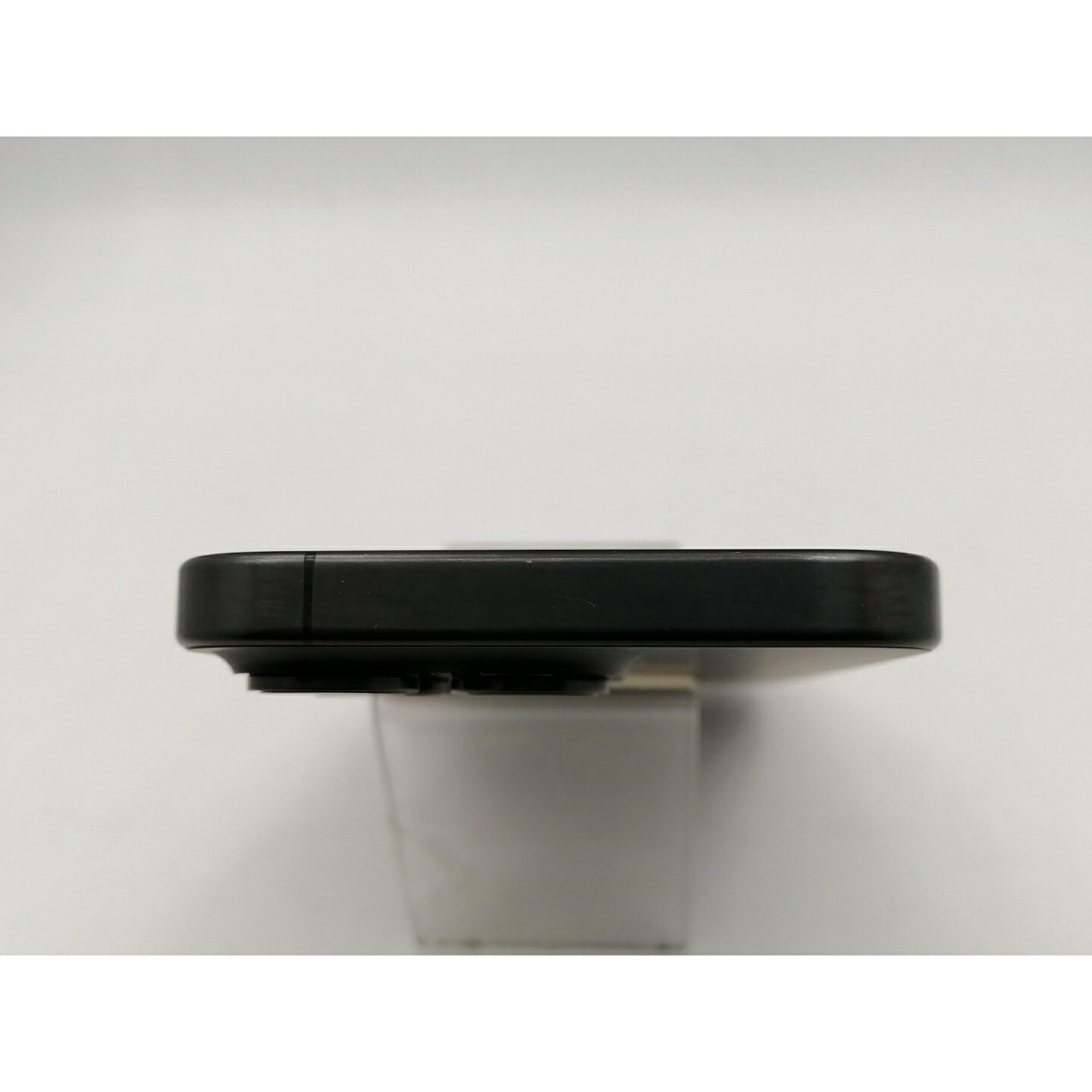 【中古】Apple 国内版 【SIMフリー】 iPhone 15 Pro 512GB ブラックチタニウム MTUH3J/A【OSU301】保証期間1ヶ月【ランクB】