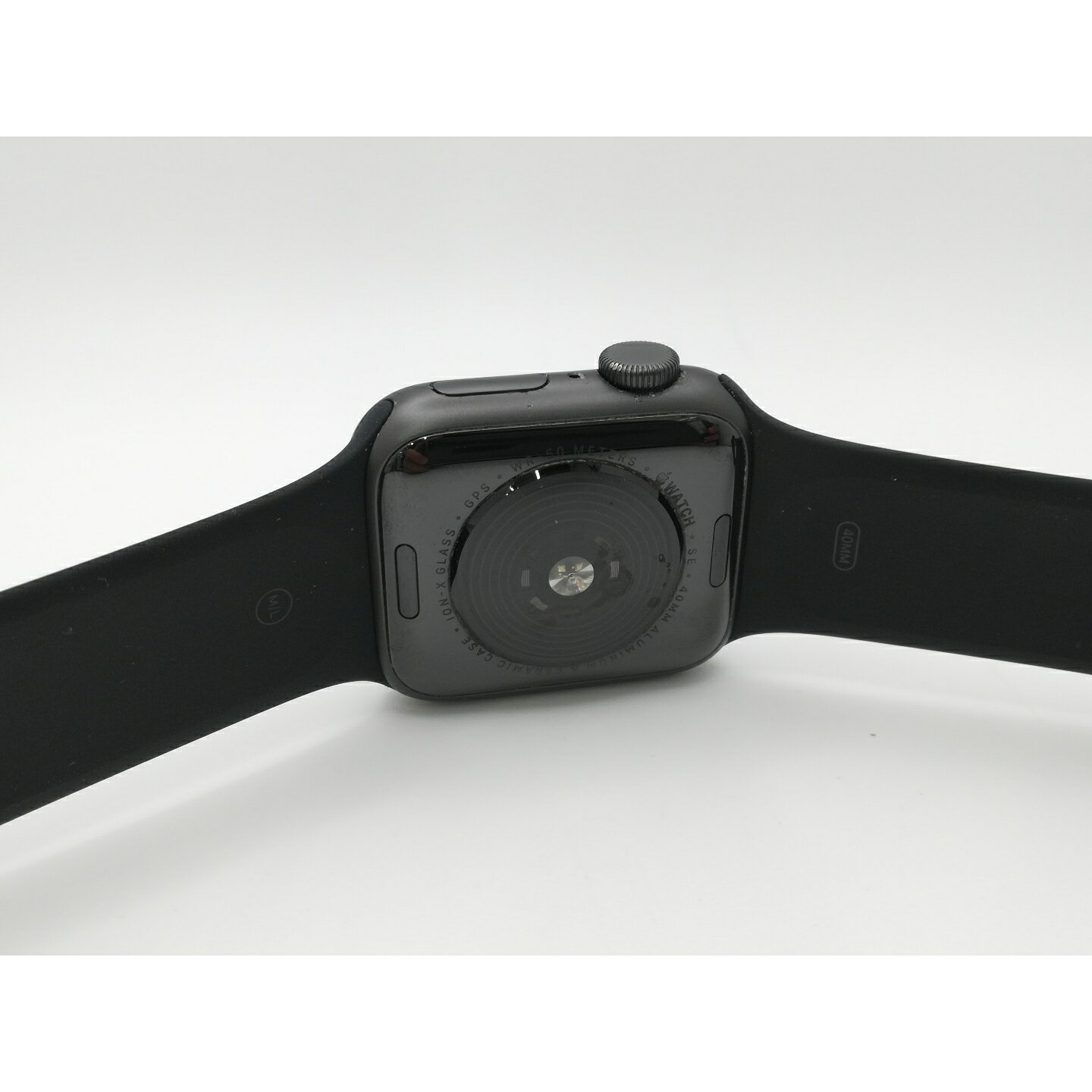 【中古】Apple Apple Watch SE 40mm GPS スペースグレイ/スポーツバンド ブラック S/M&M/L【新橋烏森通り】保証期間1ヶ月【ランクB】