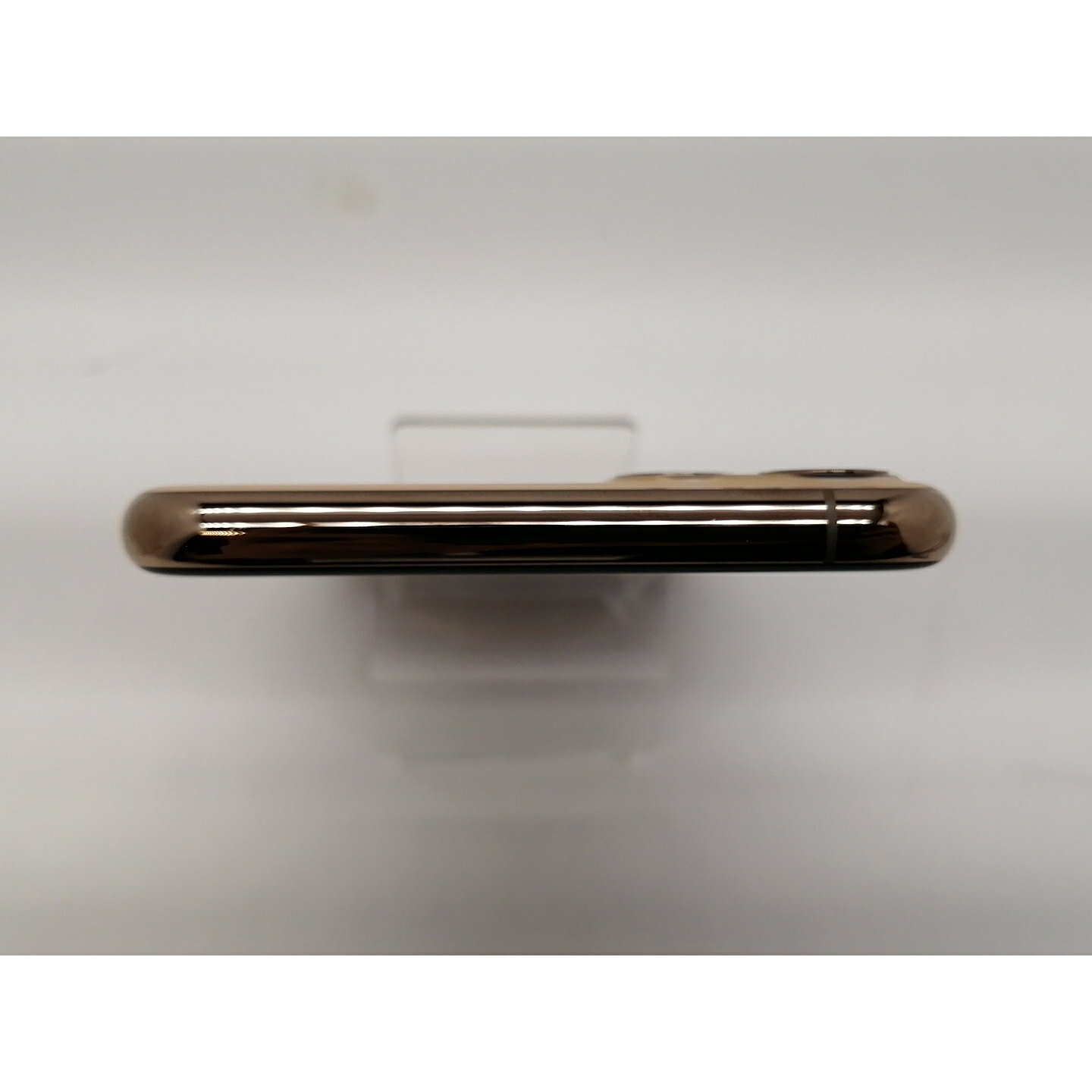 【中古】Apple au 【SIMロック解除済み】 iPhone 11 Pro Max 64GB ゴールド MWHG2J/A【新宿東口】保証期間1ヶ月【ランクB】