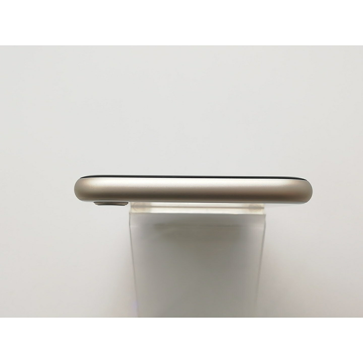 【中古】【赤ロム保証あり】Apple UQmobile 【SIMフリー】 iPhone SE（第3世代） 64GB スターライト MMYD3J/A【鹿児島中町】保証期間1ヶ月【ランクC】