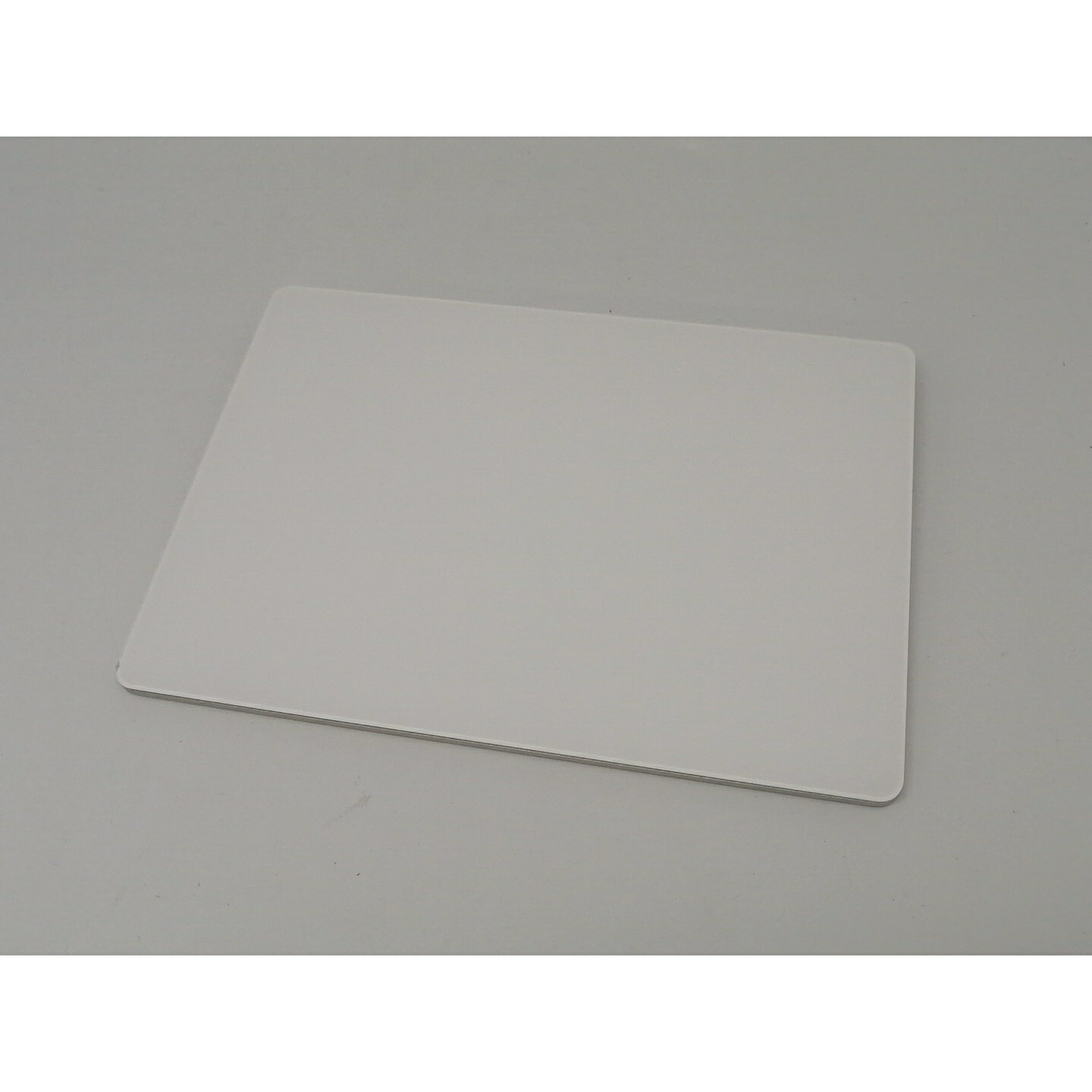 【中古】Apple Magic Trackpad 2 (2015) シルバー MJ2R2J/A【川越クレアモール】保証期間1週間