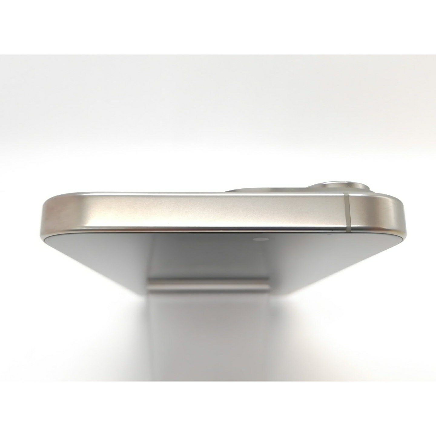 【中古】【赤ロム保証あり】Apple docomo 【SIMフリー】 iPhone 16 Pro Max 512GB ナチュラルチタニウム MYWP3J/A【川越クレアモール】保証期間1ヶ月【ランクA】