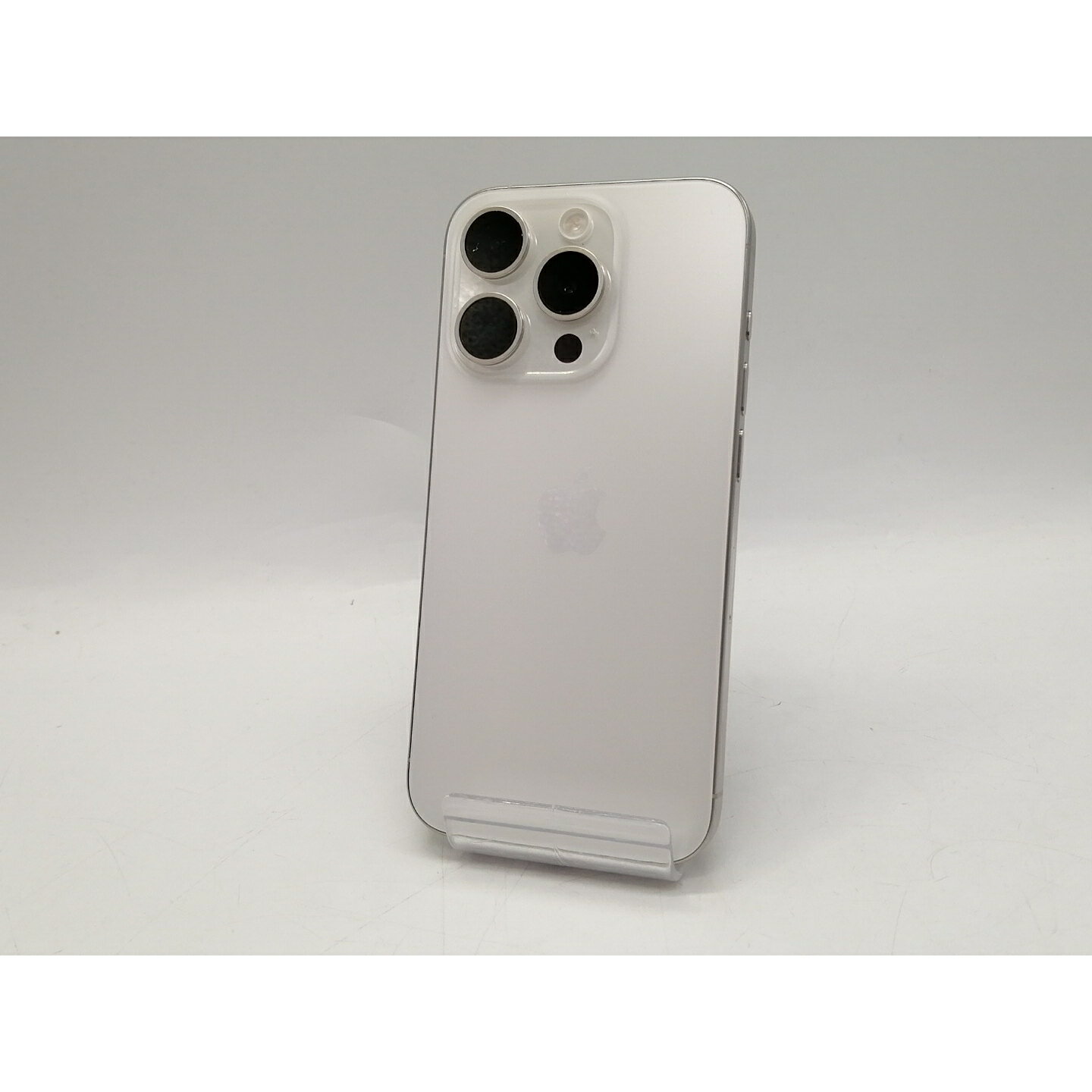 【中古】Apple 国内版 【SIMフリー】 iPhone 15 Pro 128GB ホワイトチタニウム MTU83J/A【大須アメ横】保証期間1ヶ月【ランクB】
