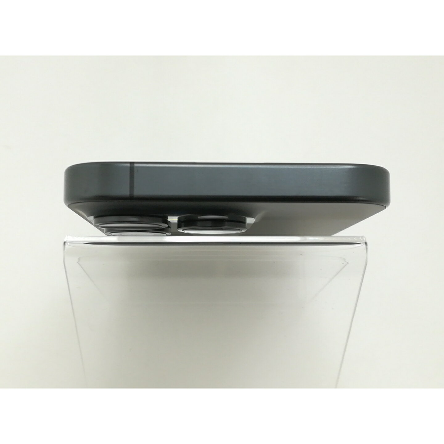 【中古】Apple 国内版 【SIMフリー】 iPhone 15 Pro 128GB ブラックチタニウム MTU73J/A【大須アメ横】保証期間1ヶ月【ランクA】