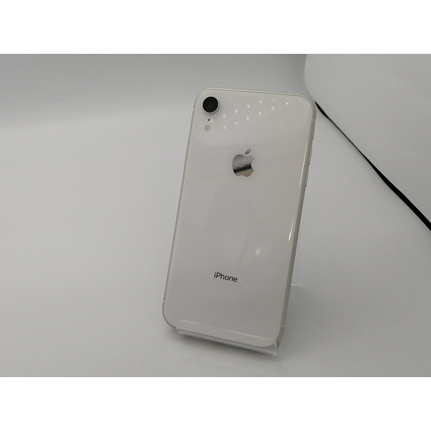 【中古】Apple au 【SIMロック解除済み】 iPhone XR 64GB ホワイト MT032J/A【広島本通】保証期間1ヶ月【ランクB】