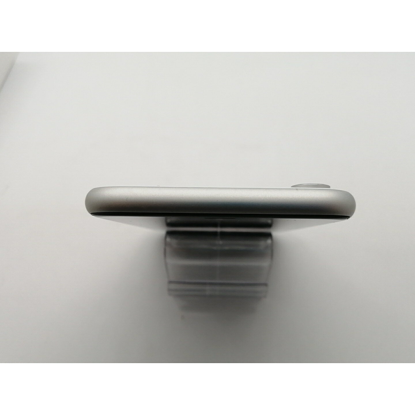 【中古】Apple docomo 【SIMロック解除済み】 iPhone XR 64GB ホワイト MT032J/A【川崎駅前】保証期間1ヶ月【ランクB】