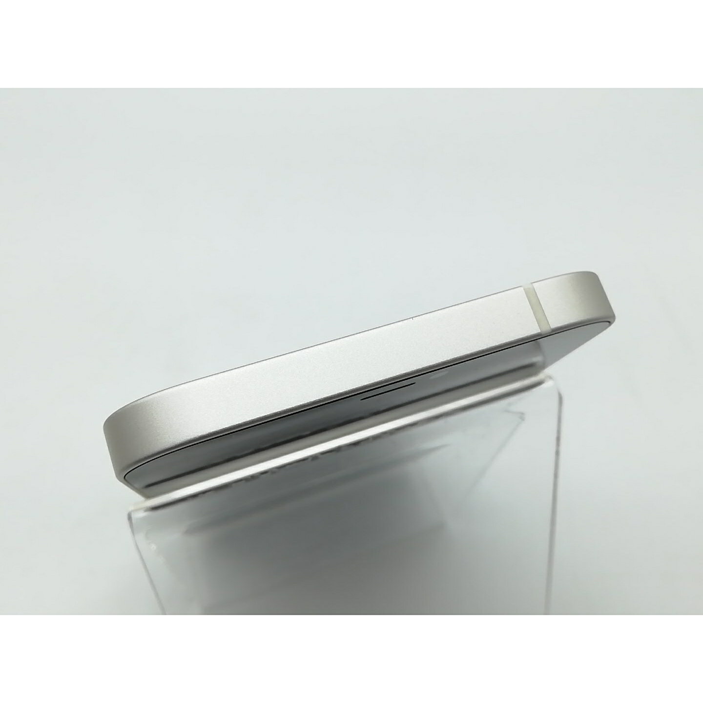 【中古】Apple au 【SIMロック解除済み】 iPhone 12 64GB ホワイト MGHP3J/A【柏】保証期間1ヶ月【ランクB】