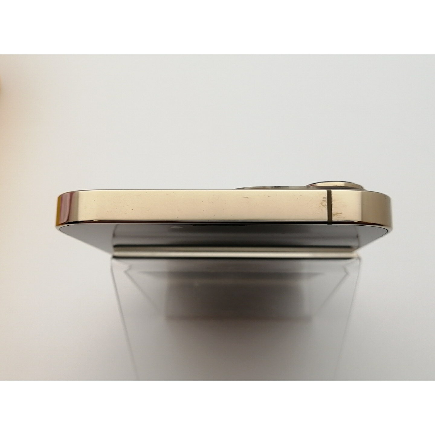 【中古】Apple docomo 【SIMフリー】 iPhone 13 Pro Max 512GB ゴールド MLJV3J/A【千葉】保証期間1ヶ月【ランクC】