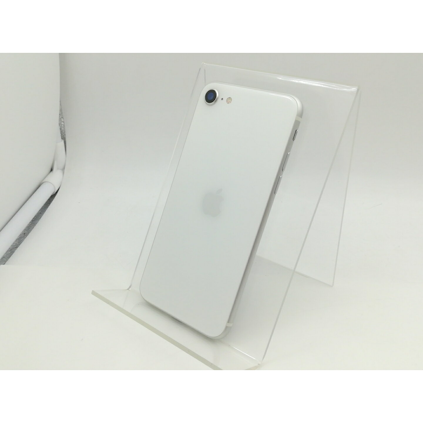【中古】Apple SoftBank 【SIMロック解除済み】 iPhone SE（第2世代） 64GB ホワイト MHGQ3J/A（後期型番）【神戸】保証期間1ヶ月【ランクC】