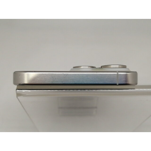 【中古】Apple 国内版 【SIMフリー】 iPhone 15 Pro Max 512GB ホワイトチタニウム MU6V3J/A【日本橋3】保証期間1ヶ月【ランクC】