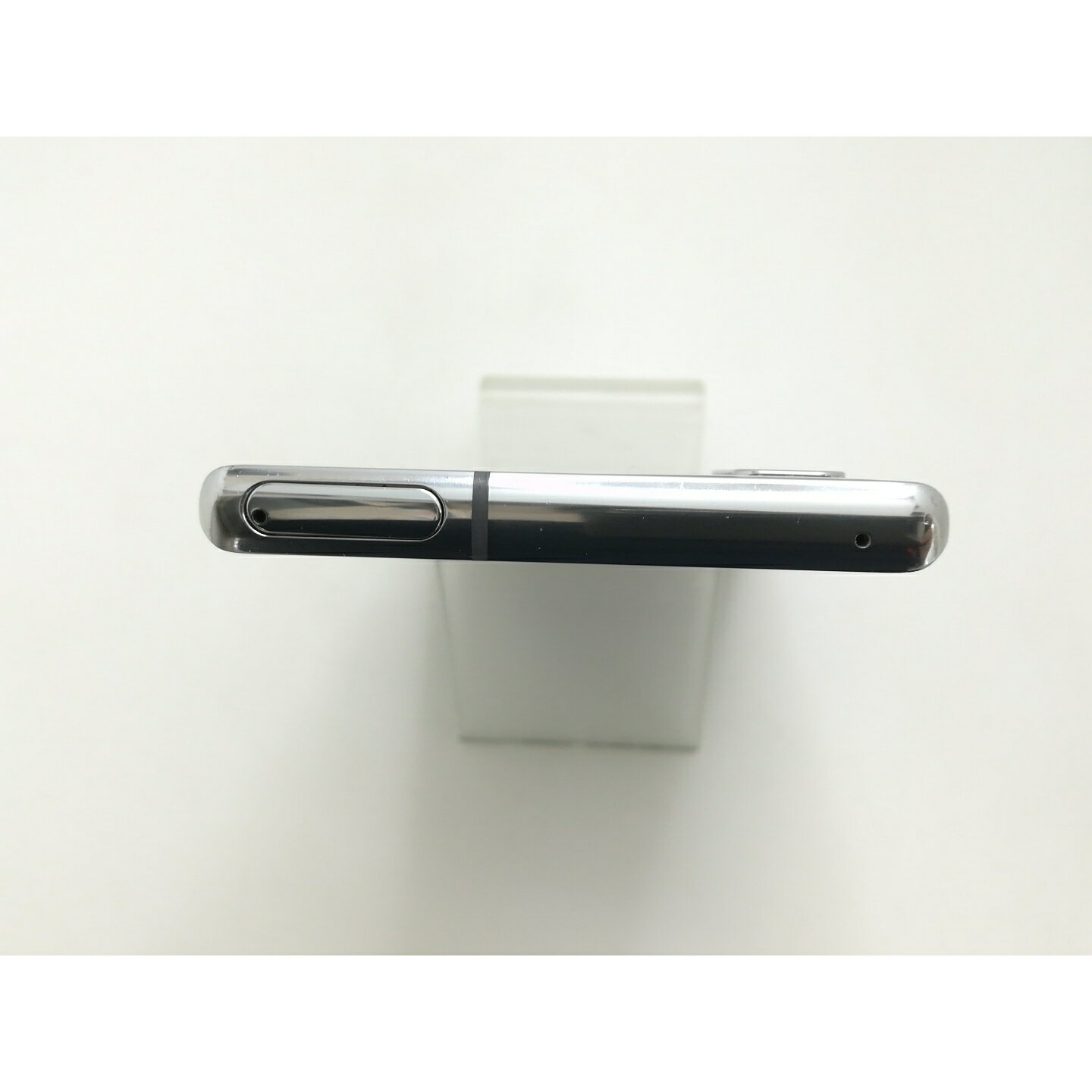 【中古】Fujitsu docomo 【SIMロック解除済み】 arrows NX9 ホワイト 8GB 128GB F-52A【大須】保証期間1ヶ月【ランクB】