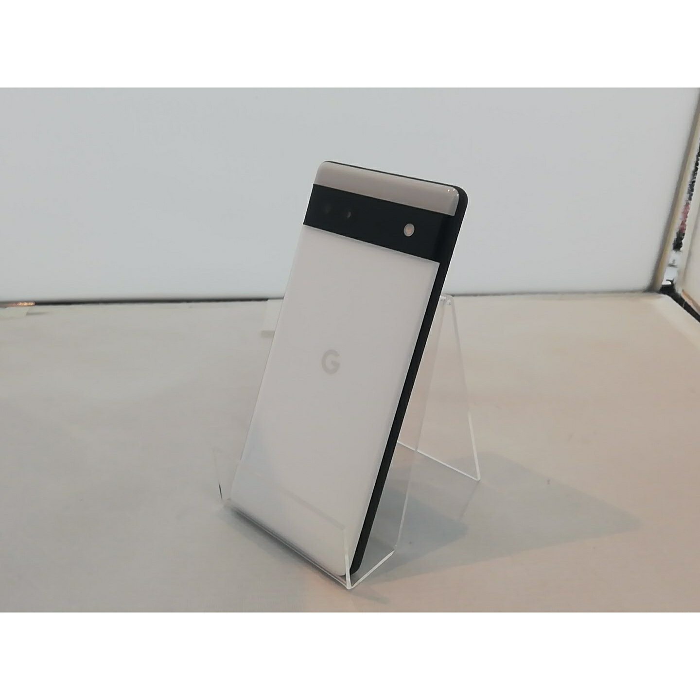 【中古】Google au 【SIMフリー】 Pixel 6a チョーク 6GB 128GB GB17L【秋葉3号】保証期間1ヶ月【ランクB】