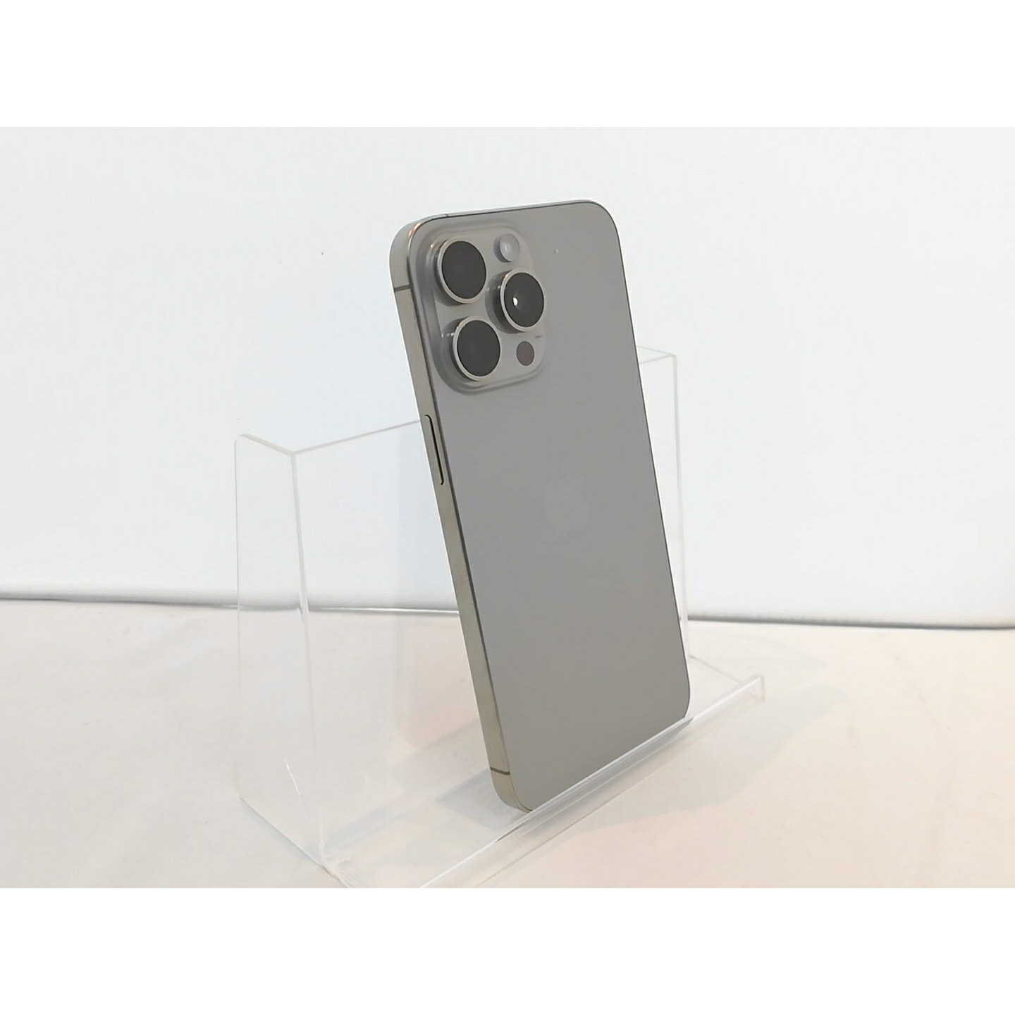 【中古】Apple 国内版 【SIMフリー】 iPhone 15 Pro Max 256GB ナチュラルチタニウム MU6R3J/A【秋葉3号】保証期間1ヶ月【ランクA】
