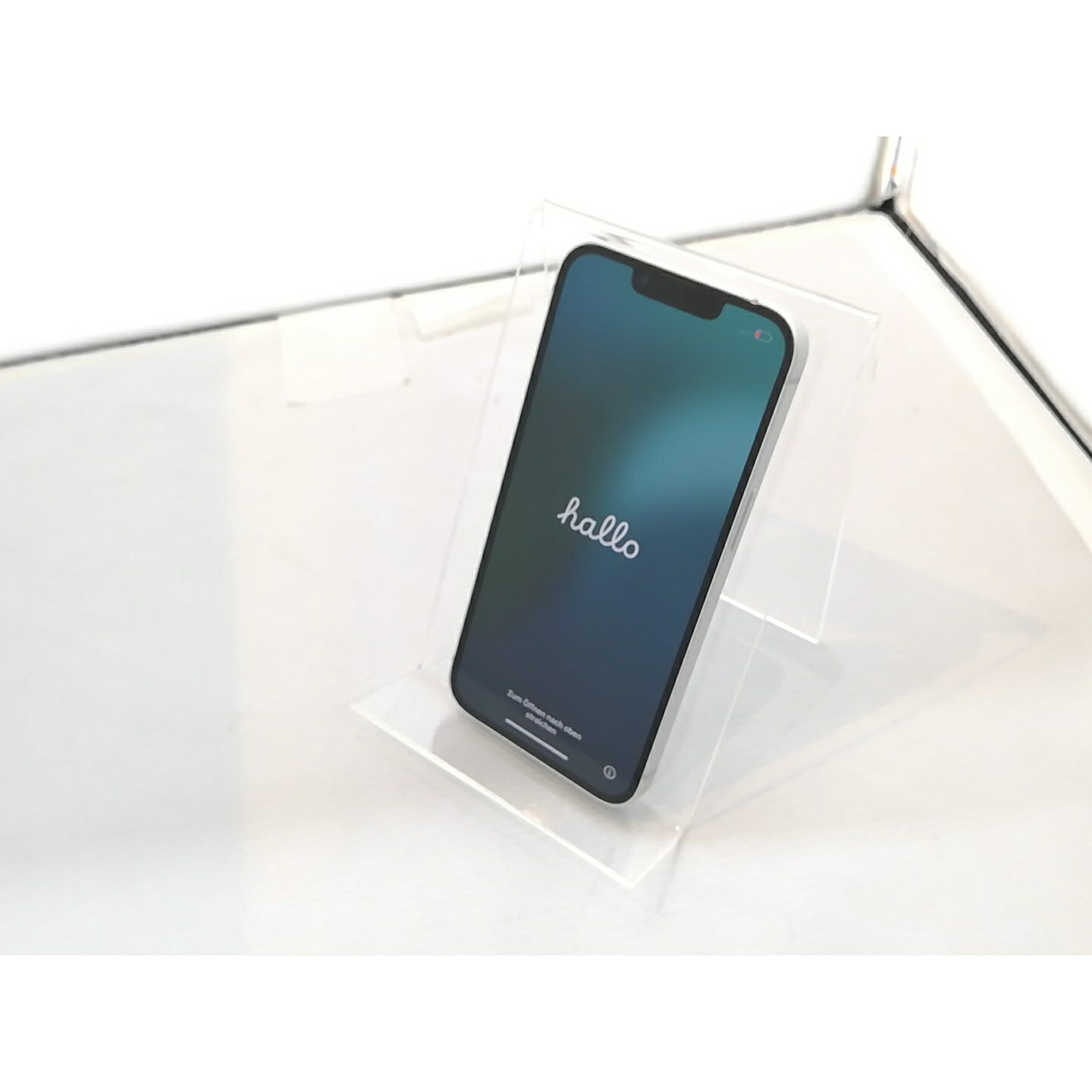 【中古】【赤ロム保証あり】Apple au 【SIMフリー】 iPhone 16e 128GB ホワイト MD1R4J/A【秋葉3号】保証期間1ヶ月【ランクA】